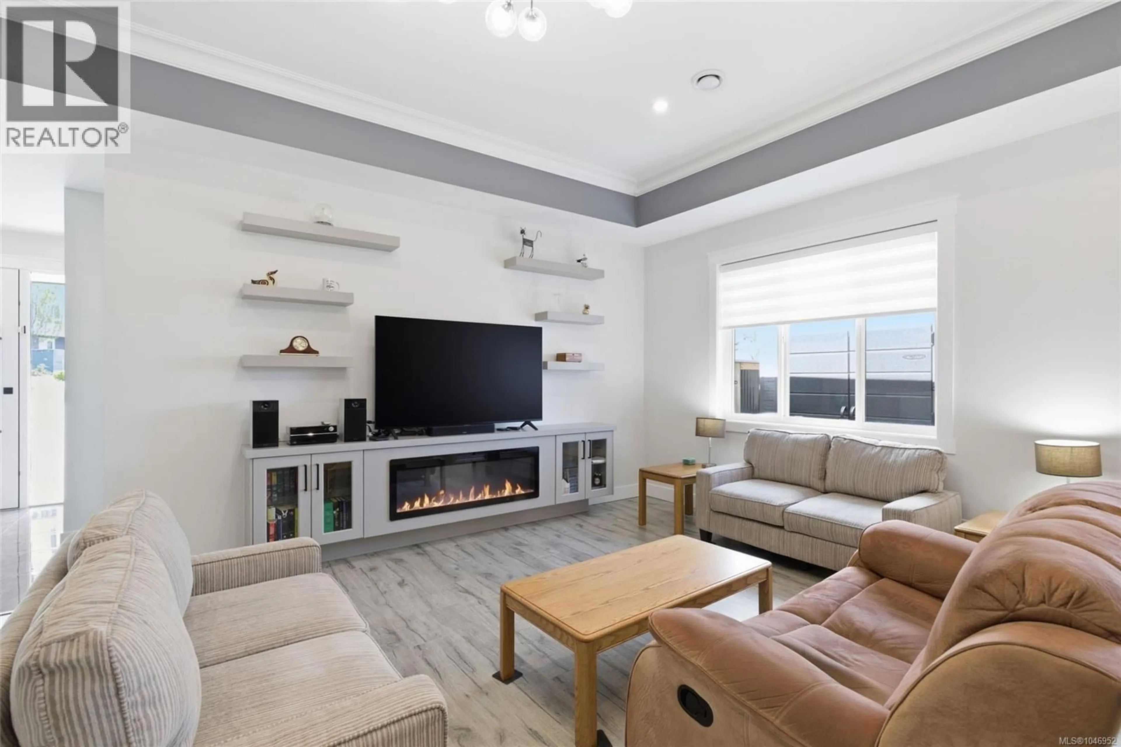 Living room with furniture, unknown for 225 DUNBAR WAY, Parksville British Columbia V9P0G6