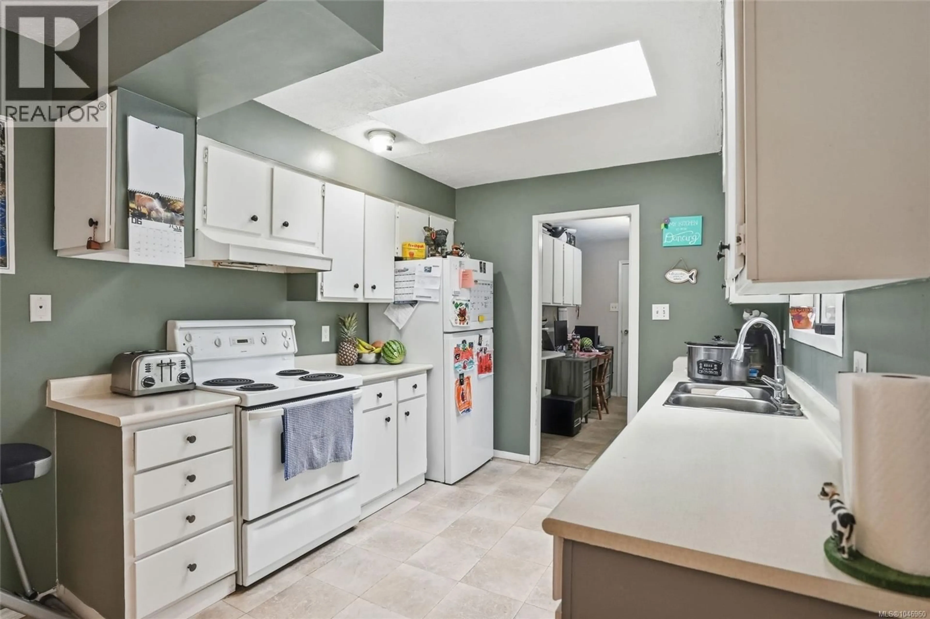 Standard kitchen, ceramic/tile floor for 358 ALDOUS ROAD, Qualicum Beach British Columbia V0N1G0