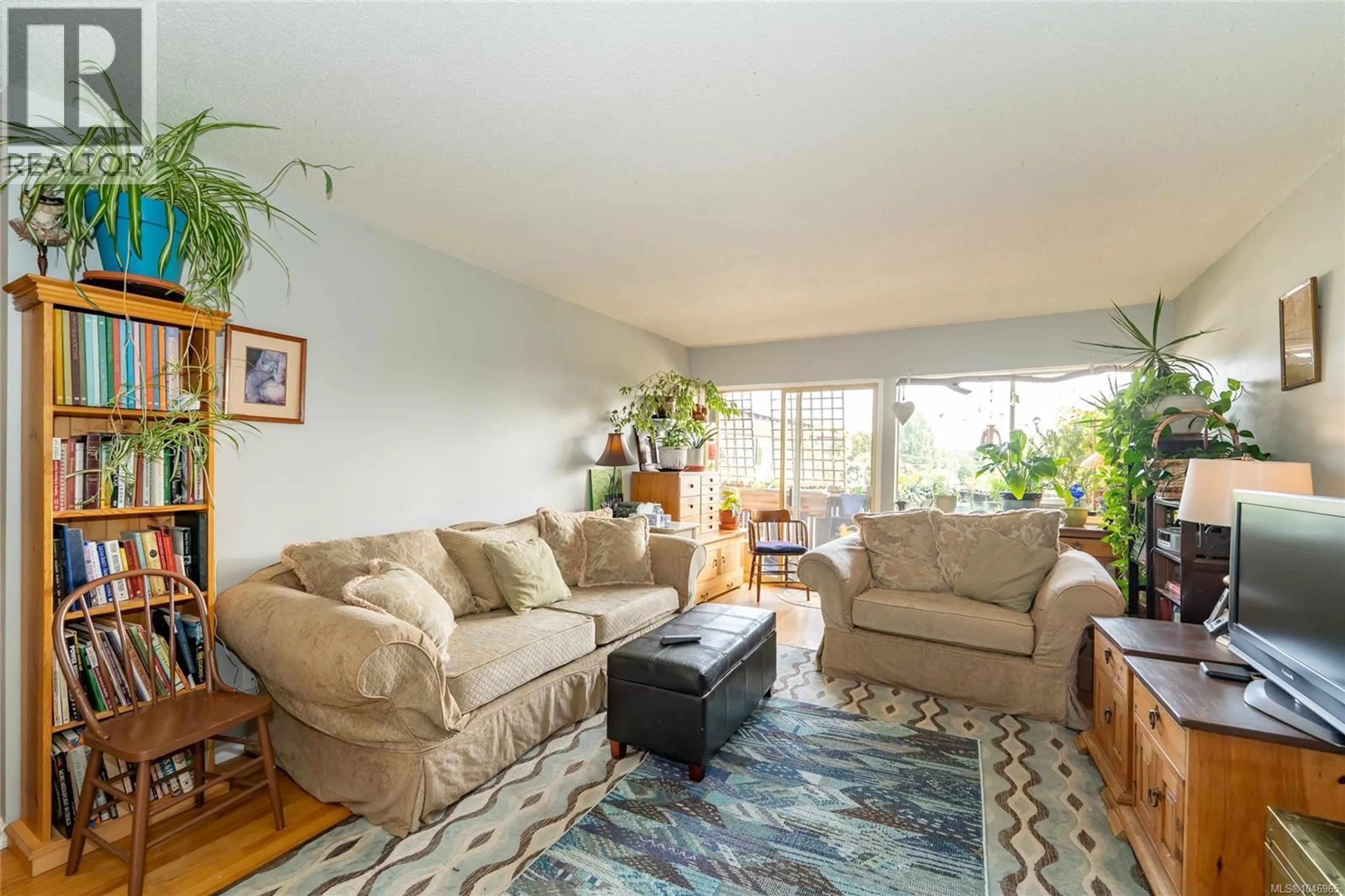 Living room with furniture, unknown for 414 - 964 HEYWOOD AVENUE, Victoria British Columbia V8V2Y5