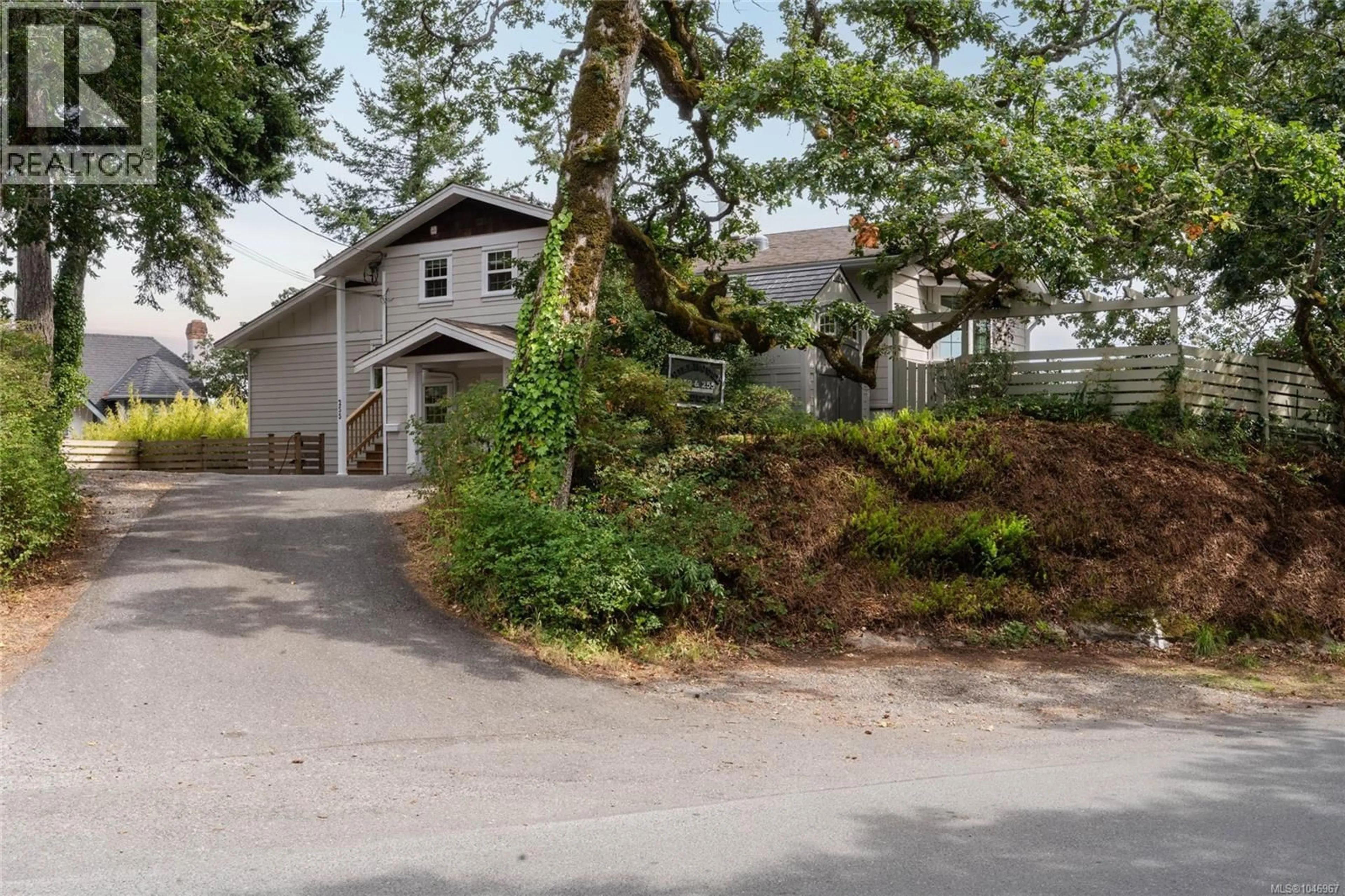 A pic from outside/outdoor area/front of a property/back of a property/a pic from drone, street for 253/255 HEDDLE AVENUE, View Royal British Columbia V9B1T9