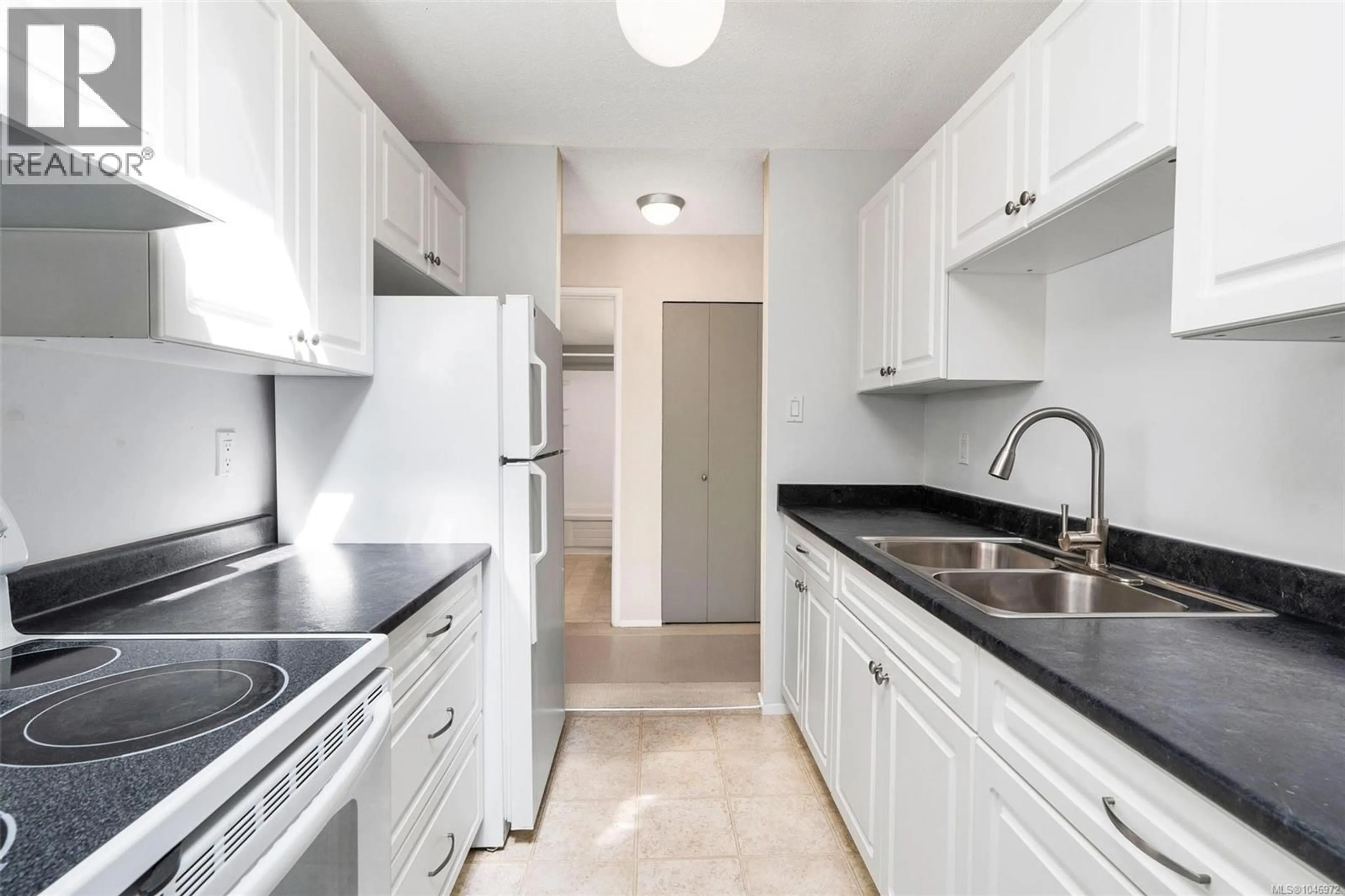 Standard kitchen, unknown for 417 - 909 PEMBROKE STREET, Victoria British Columbia V8T4Z5