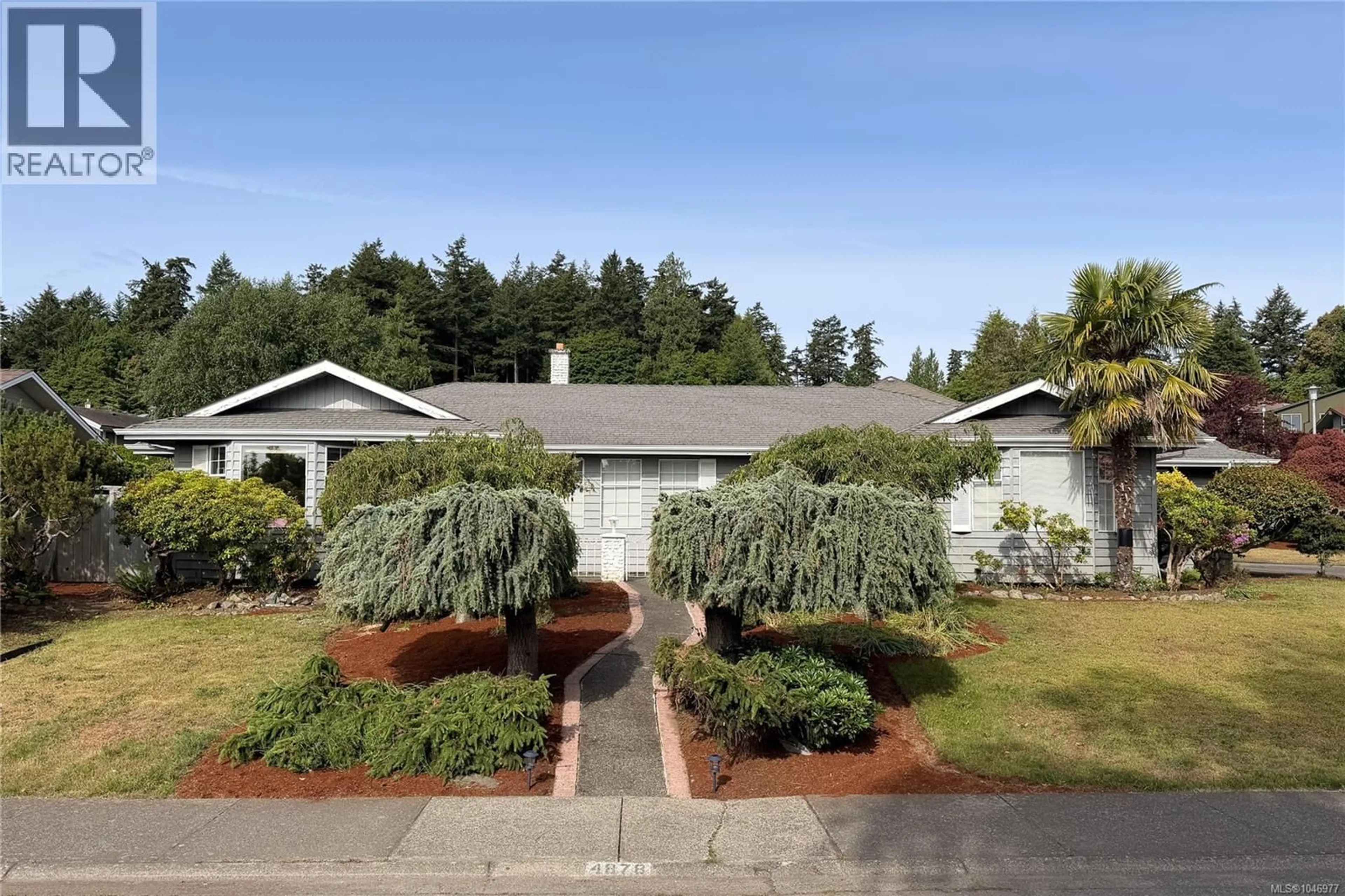 Home with vinyl exterior material, street for 4878 SEA RIDGE DRIVE, Saanich British Columbia V8Y2R8
