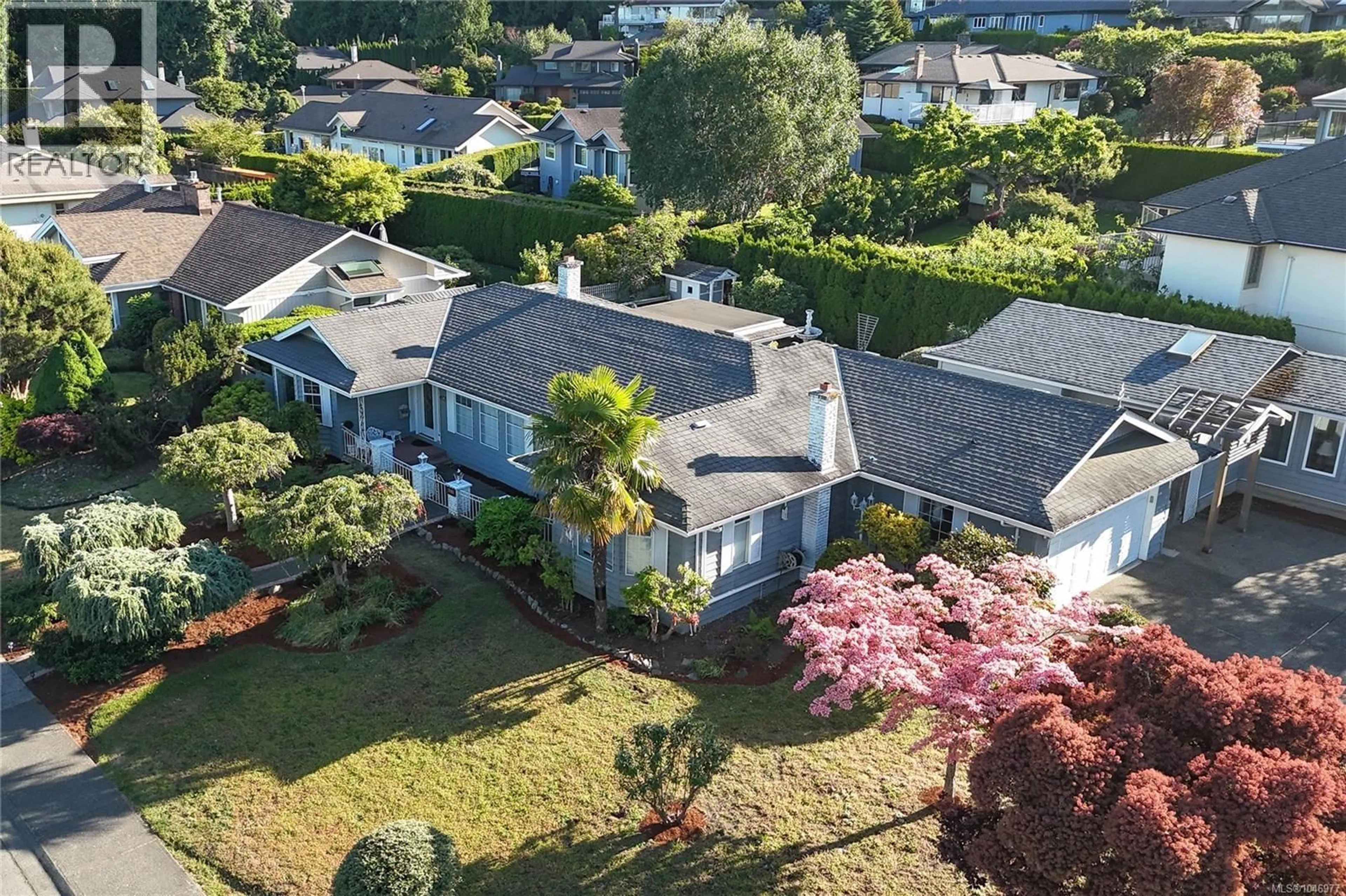 A pic from outside/outdoor area/front of a property/back of a property/a pic from drone, street for 4878 SEA RIDGE DRIVE, Saanich British Columbia V8Y2R8