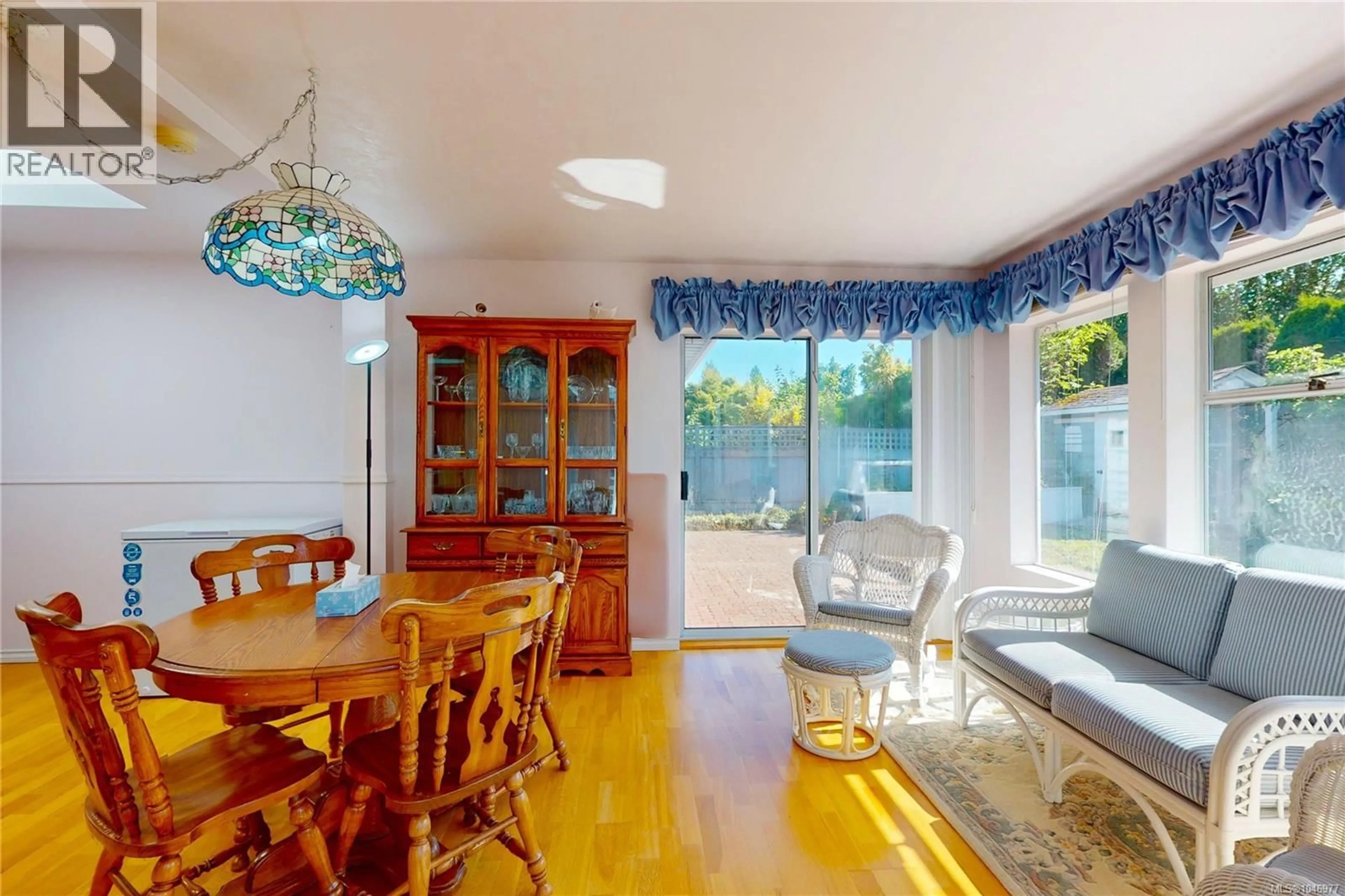 Dining room, unknown for 4878 SEA RIDGE DRIVE, Saanich British Columbia V8Y2R8