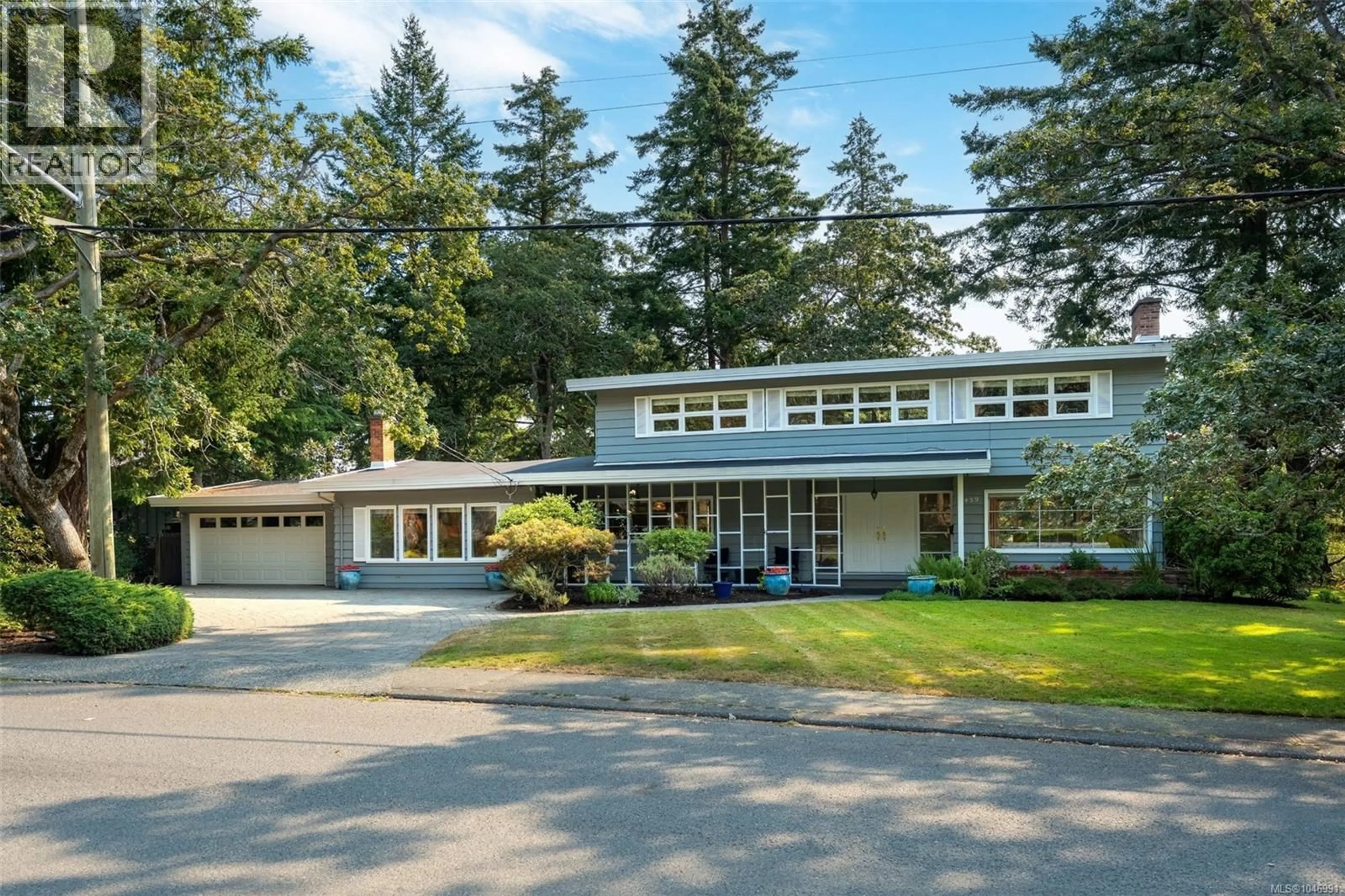 Home with vinyl exterior material, street for 3459 PLYMOUTH ROAD, Oak Bay British Columbia V8P4X6