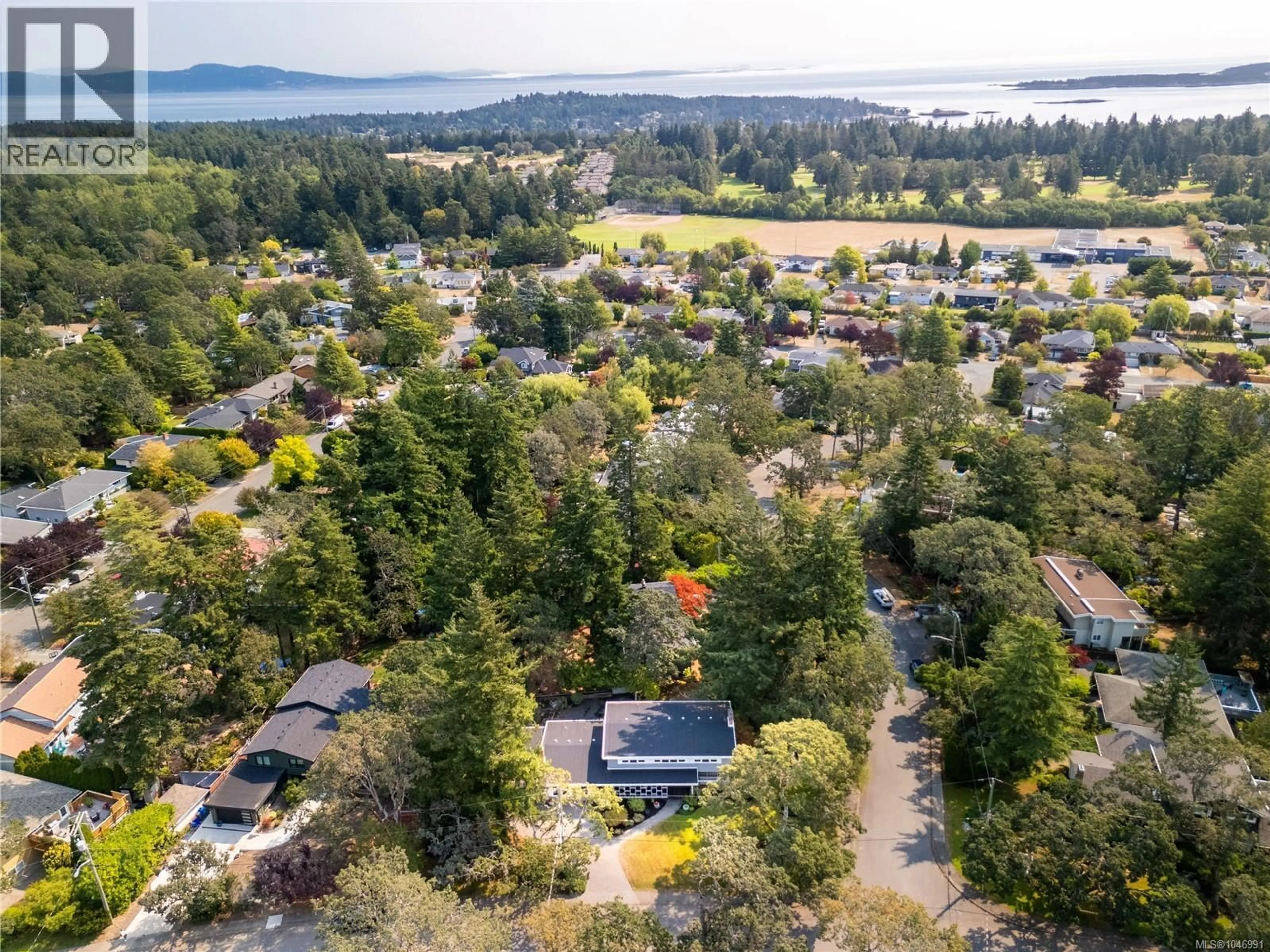 A pic from outside/outdoor area/front of a property/back of a property/a pic from drone, unknown for 3459 PLYMOUTH ROAD, Oak Bay British Columbia V8P4X6