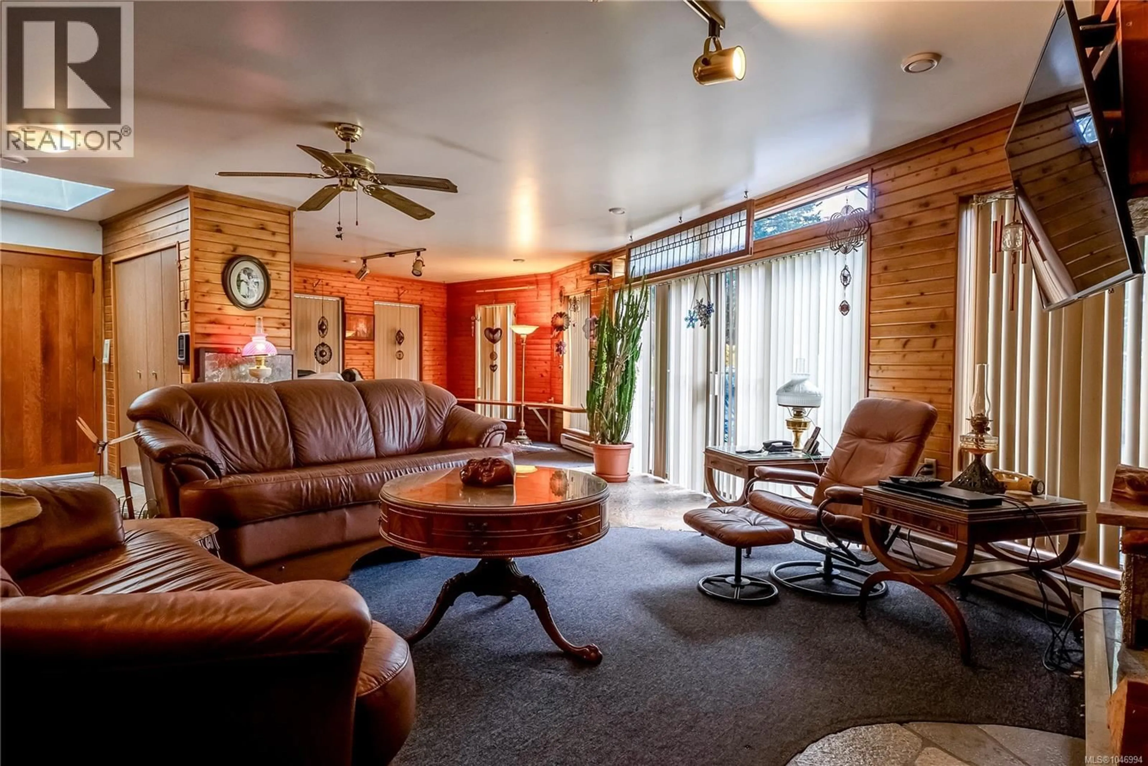 Living room with furniture, unknown for 1698 MILLSTREAM ROAD, Highlands British Columbia V9B6E7