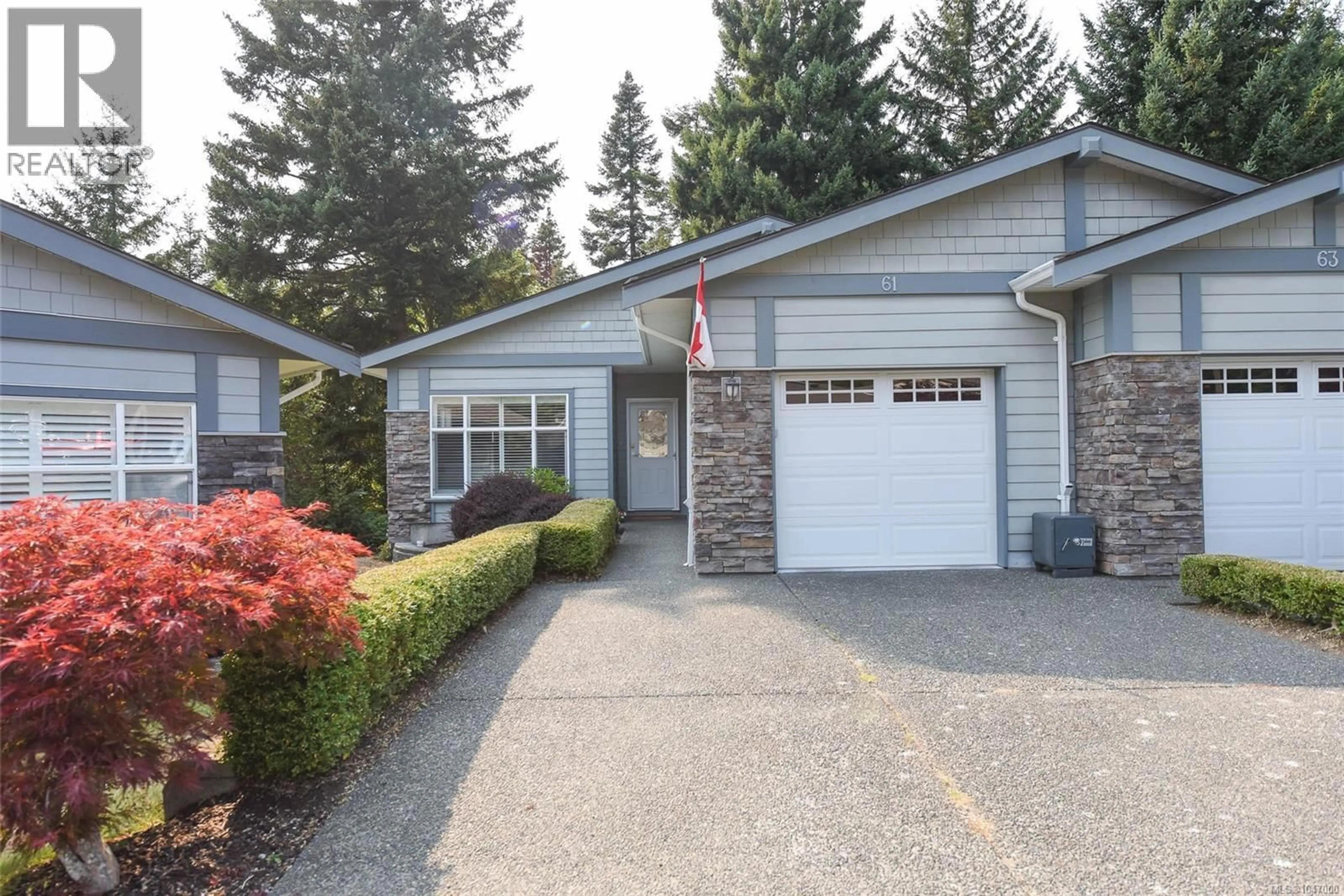 Home with vinyl exterior material, street for 61 - 2001 BLUE JAY PLACE, Courtenay British Columbia V9N4A8