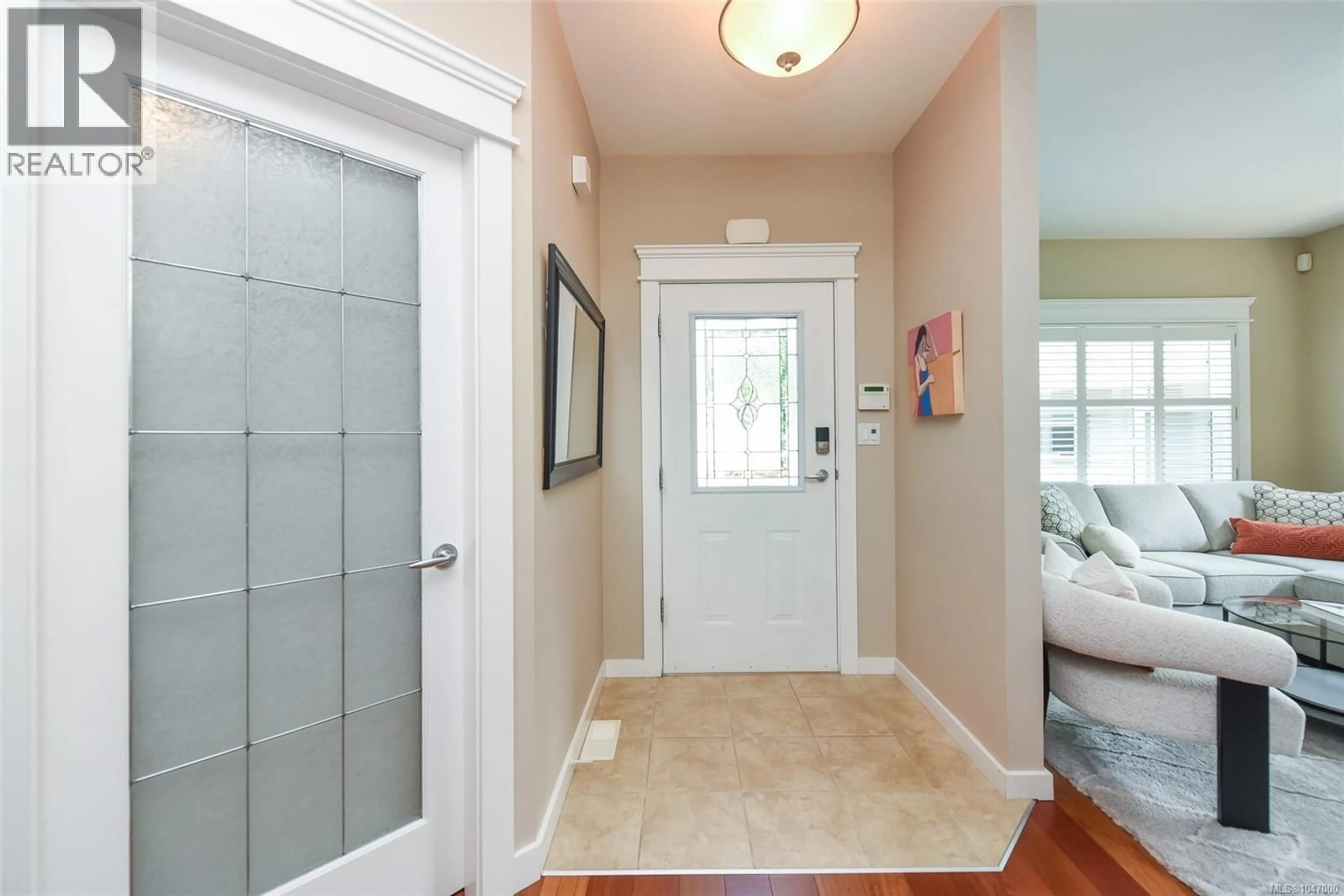Indoor entryway for 61 - 2001 BLUE JAY PLACE, Courtenay British Columbia V9N4A8