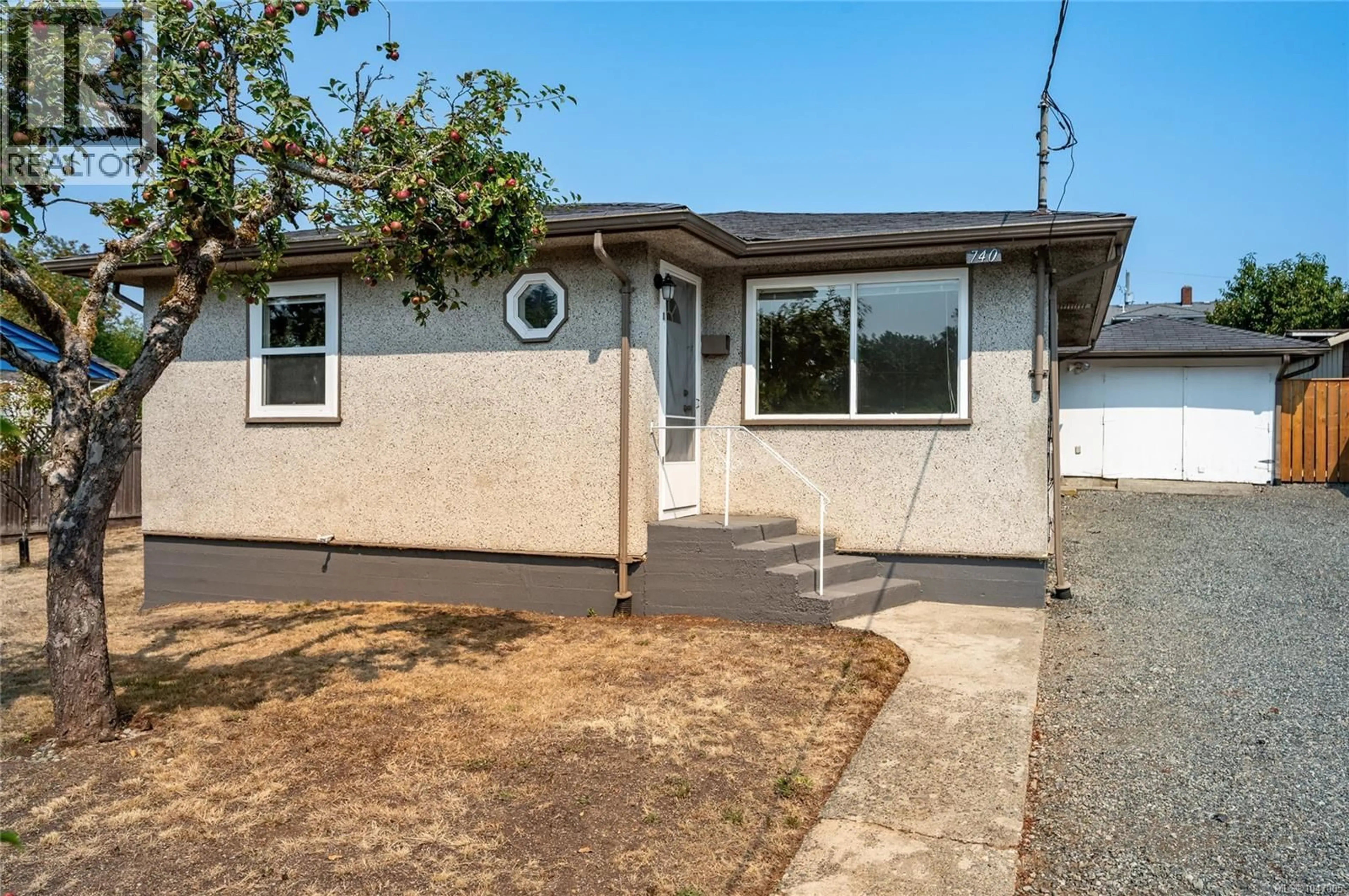 Home with vinyl exterior material, street for 740 BEGBIE STREET, Nanaimo British Columbia V9S1N8