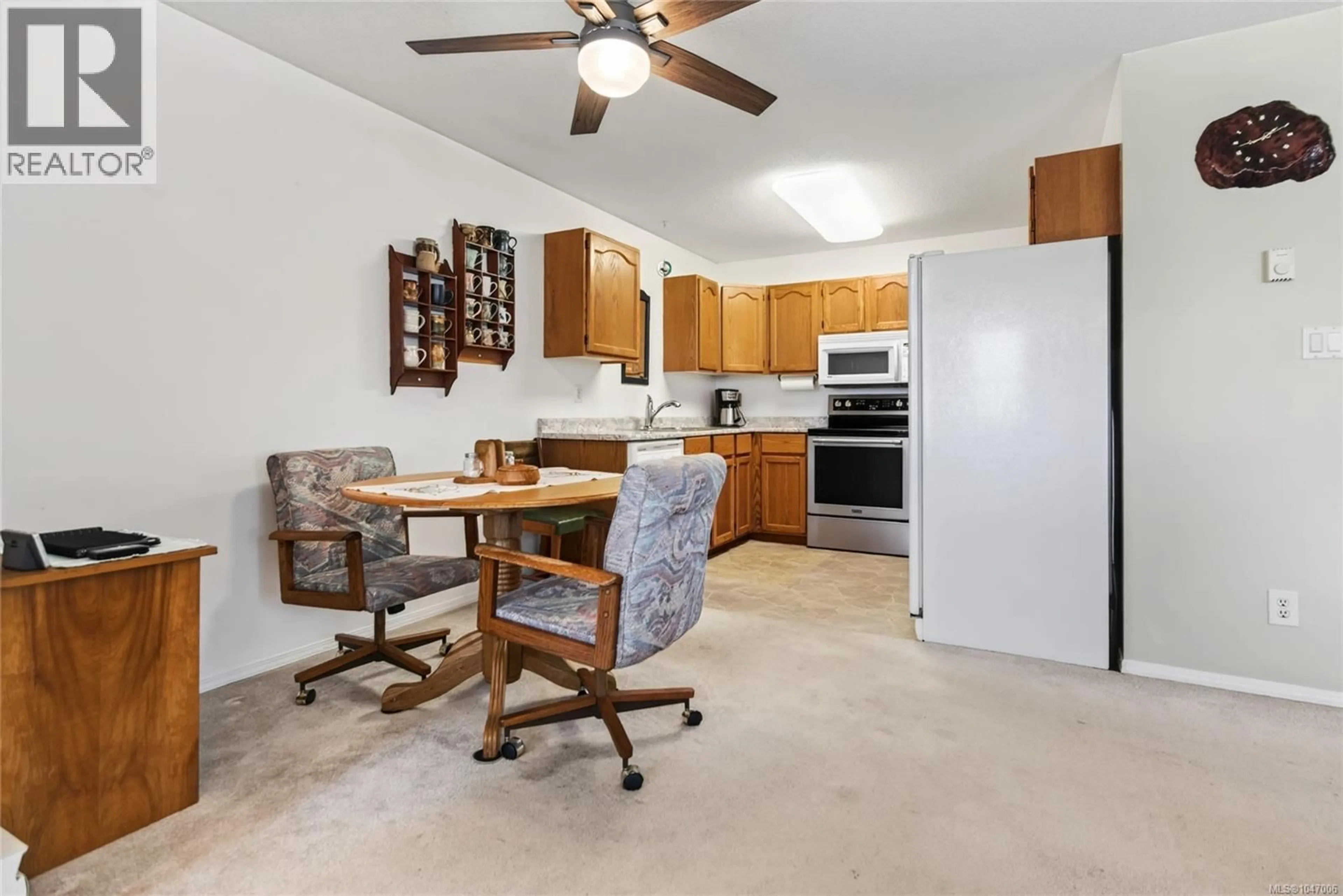 Standard kitchen, unknown for A - 3319 SEVENTH STREET, Cumberland British Columbia V0R1S0