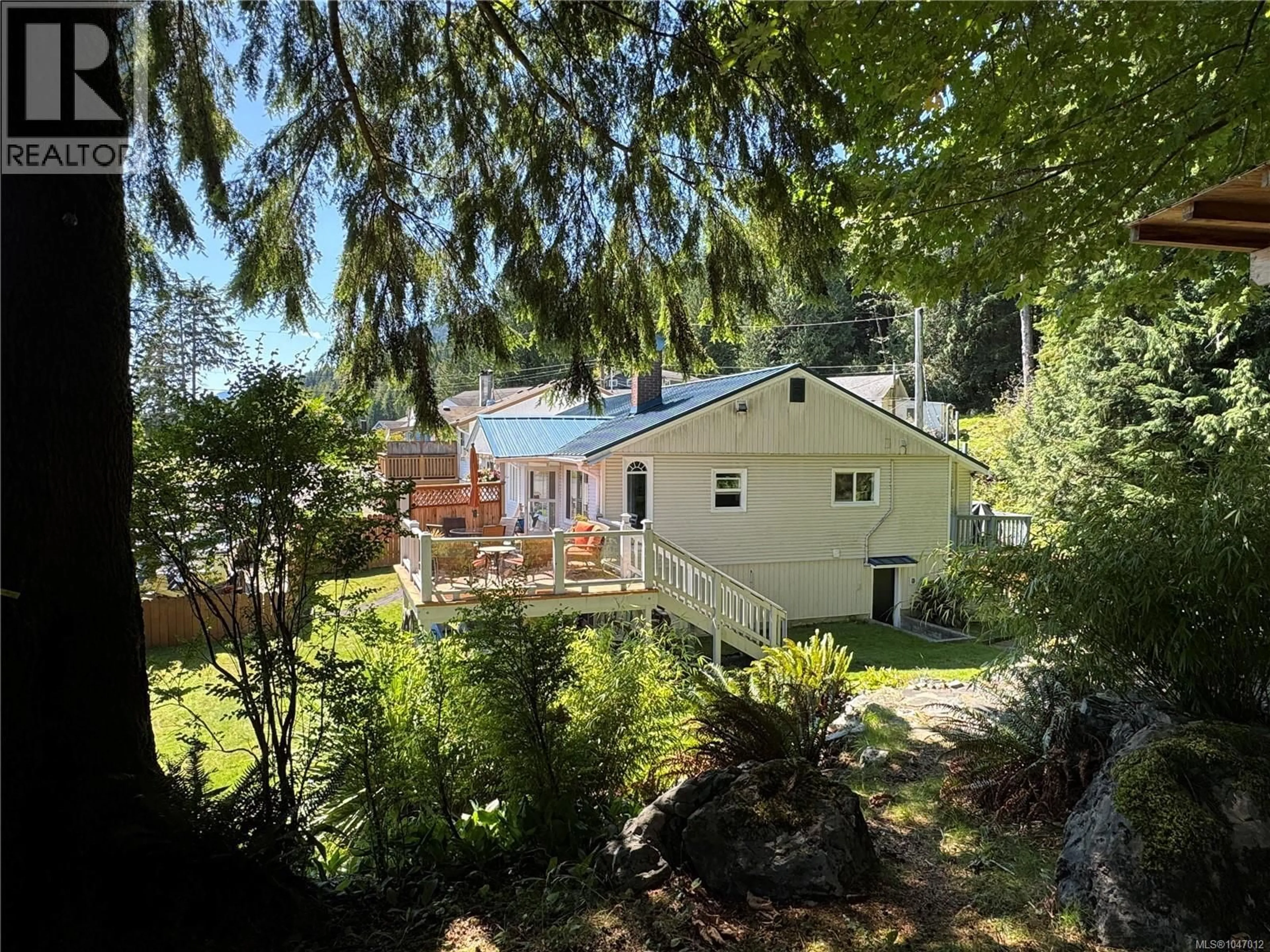 A pic from outside/outdoor area/front of a property/back of a property/a pic from drone, forest/trees view for 929 PRINCESS VICTORIA VIEW, Tahsis British Columbia V0P1X0