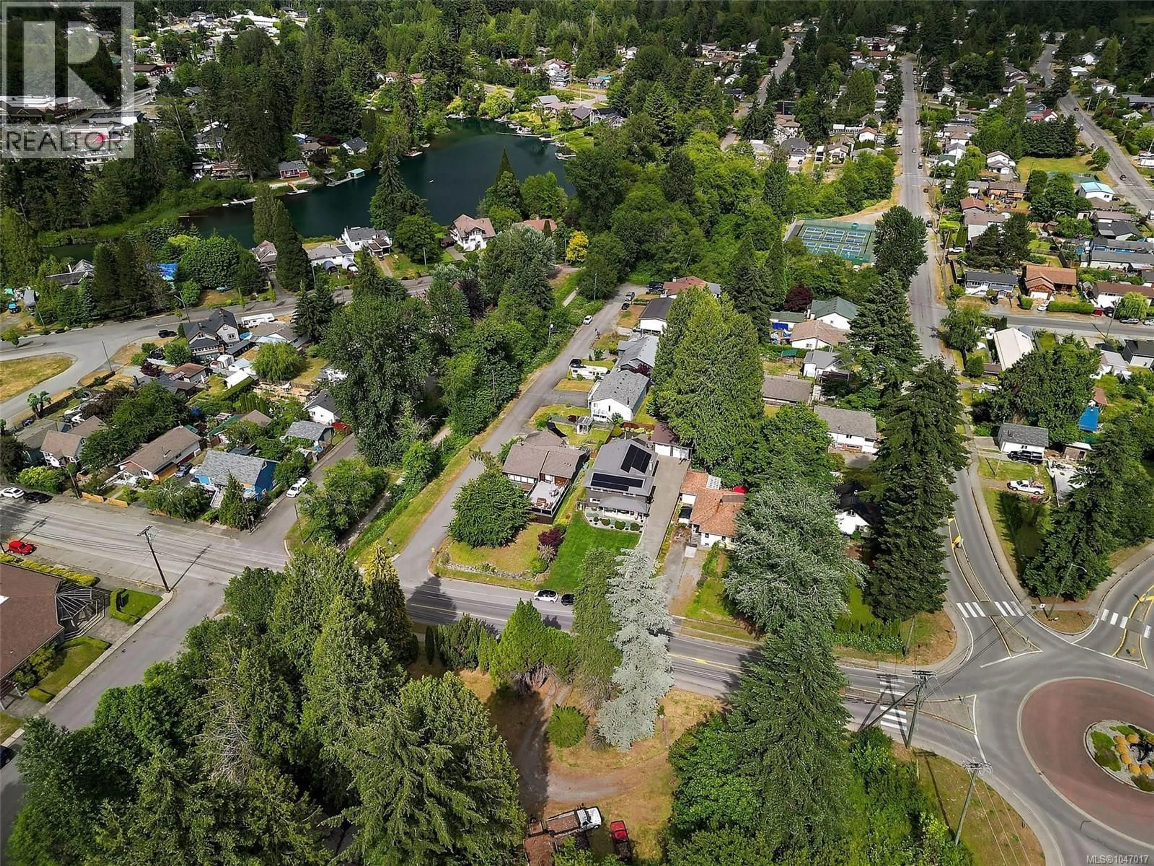 A pic from outside/outdoor area/front of a property/back of a property/a pic from drone, street for 15 KING GEORGE STREET SOUTH, Lake Cowichan British Columbia V0R2G0
