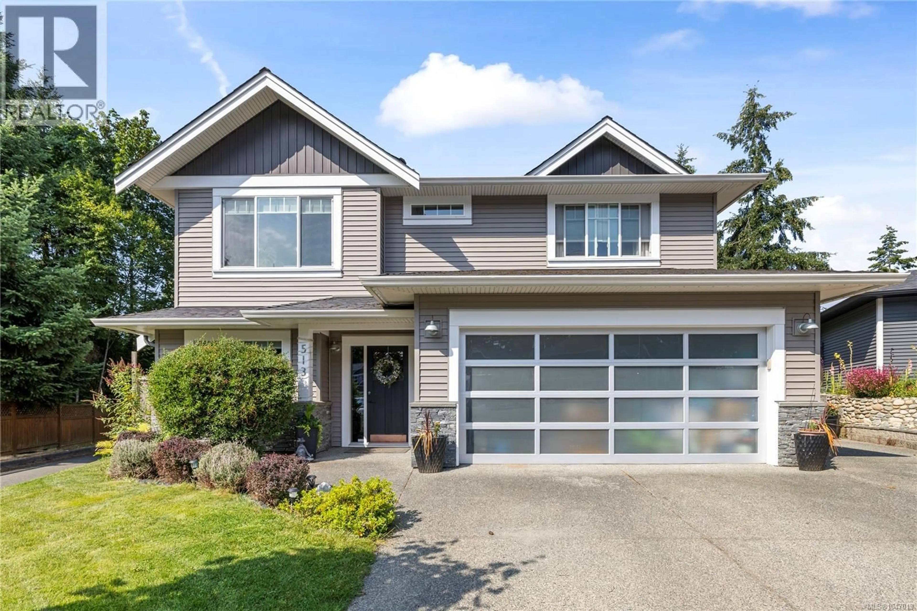 Home with vinyl exterior material, street for 513 MARTINA WAY, Nanaimo British Columbia V9T0E2