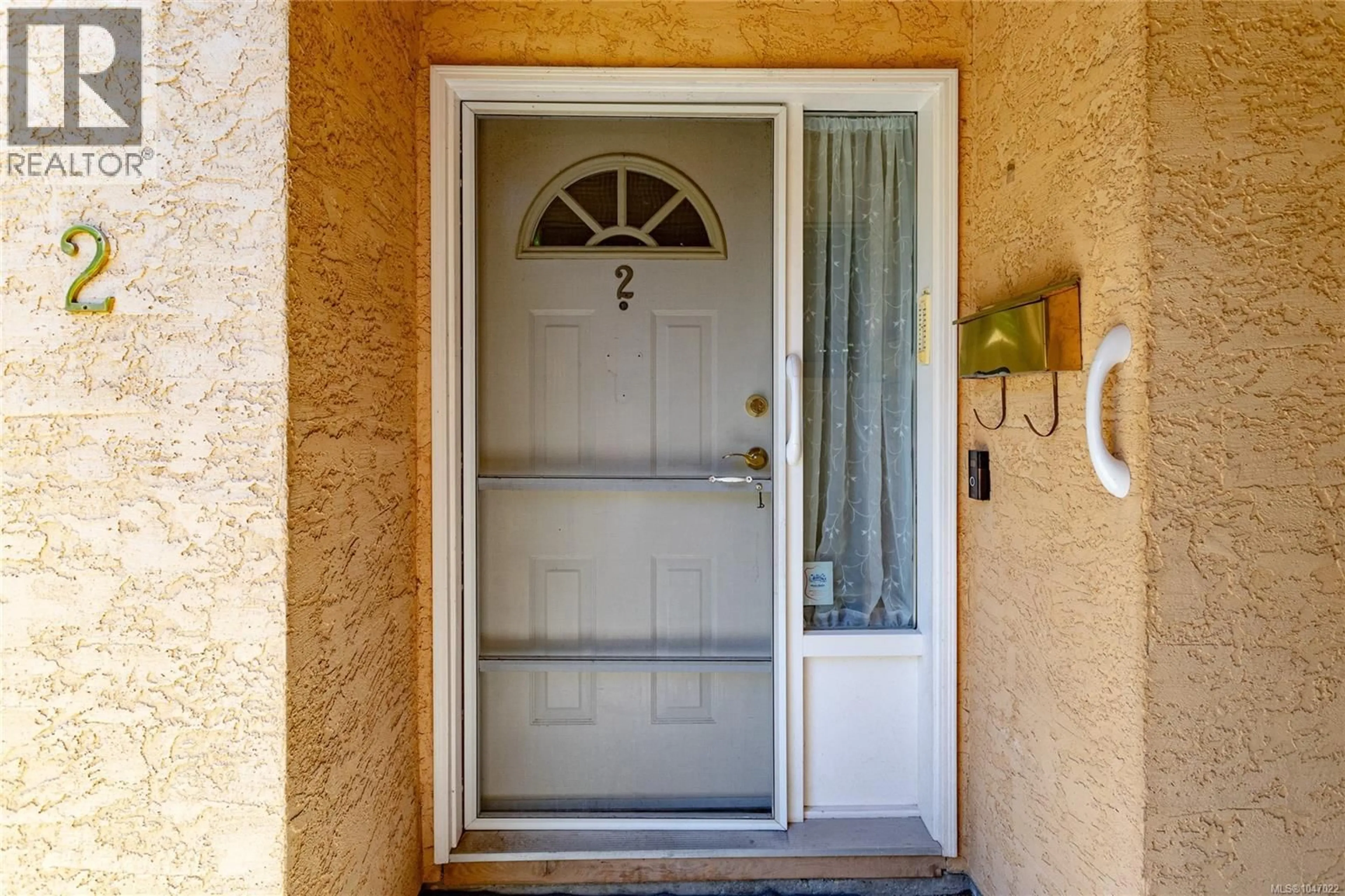 Indoor entryway for 2 - 639 KILDEW ROAD, Colwood British Columbia V9B1Z6
