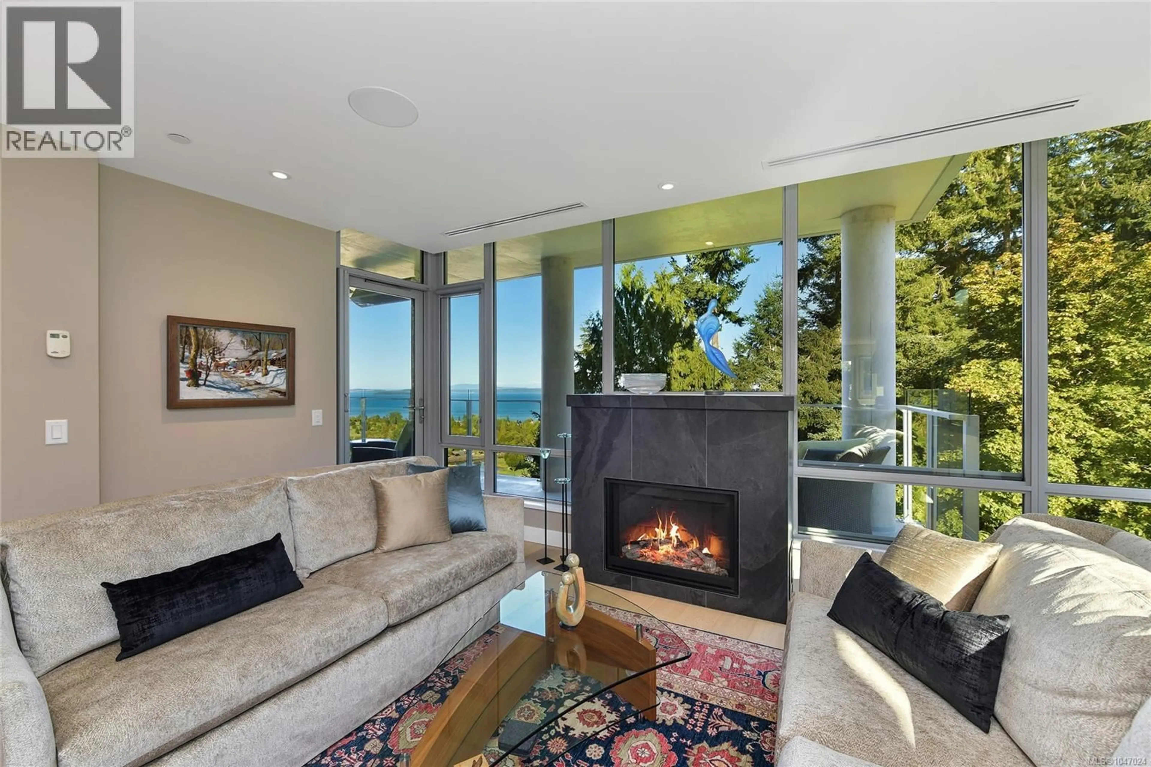 Living room with furniture, unknown for 506 - 5388 HILL RISE TERRACE, Saanich British Columbia V8Y3K3