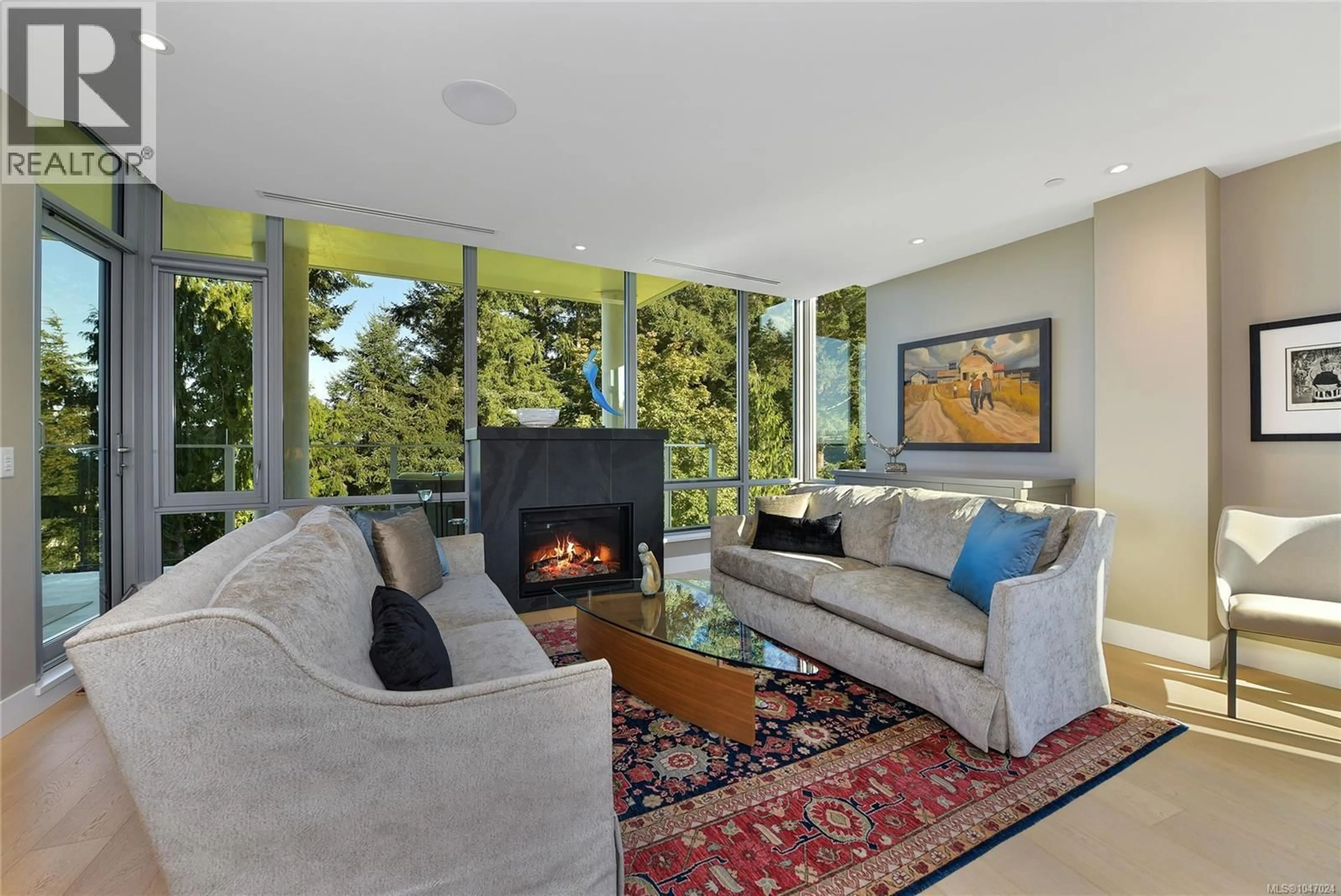 Living room with furniture, unknown for 506 - 5388 HILL RISE TERRACE, Saanich British Columbia V8Y3K3