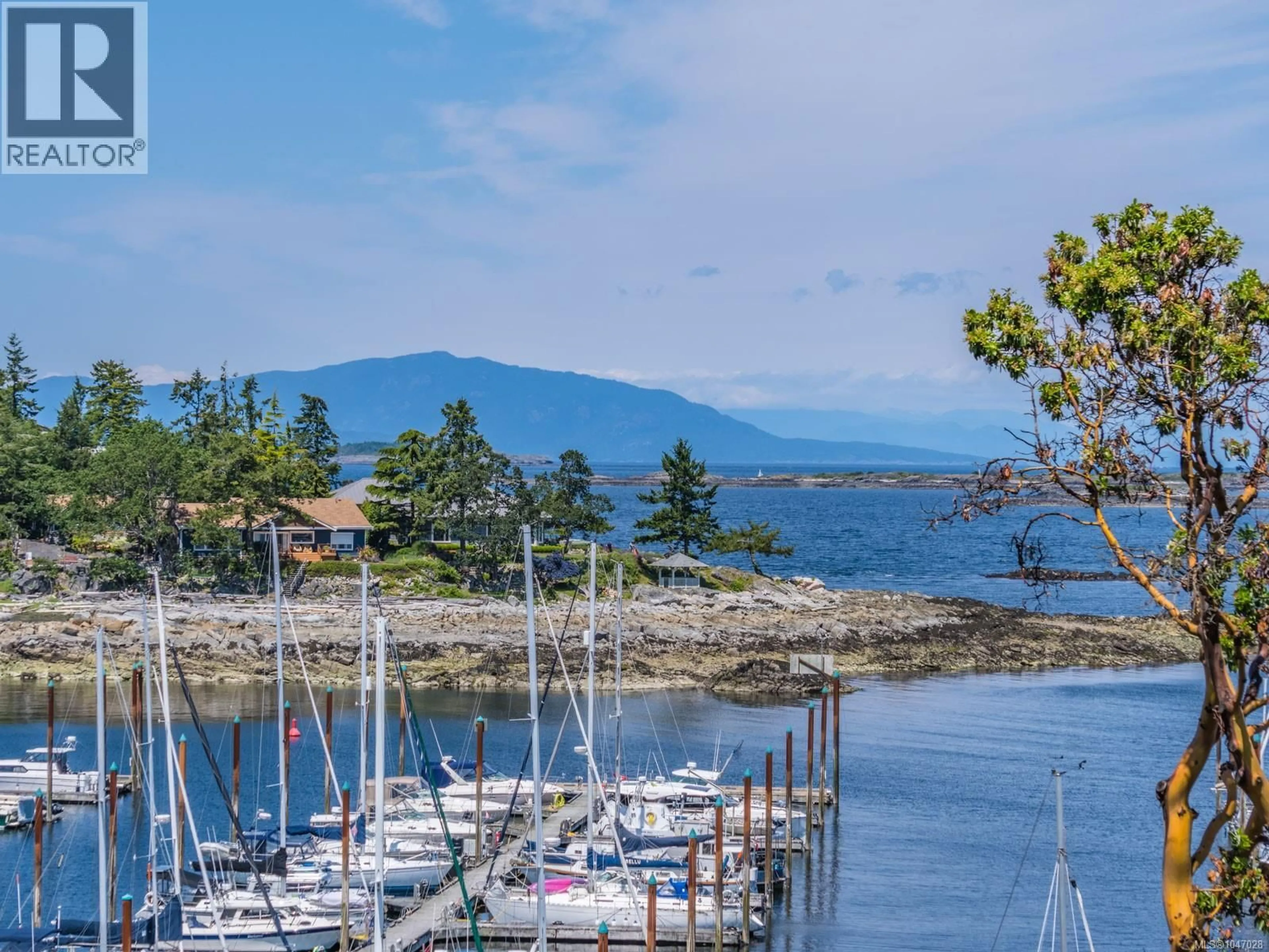Patio, water/lake/river/ocean view for 404 - 3555 OUTRIGGER ROAD, Nanoose Bay British Columbia V9P9K1