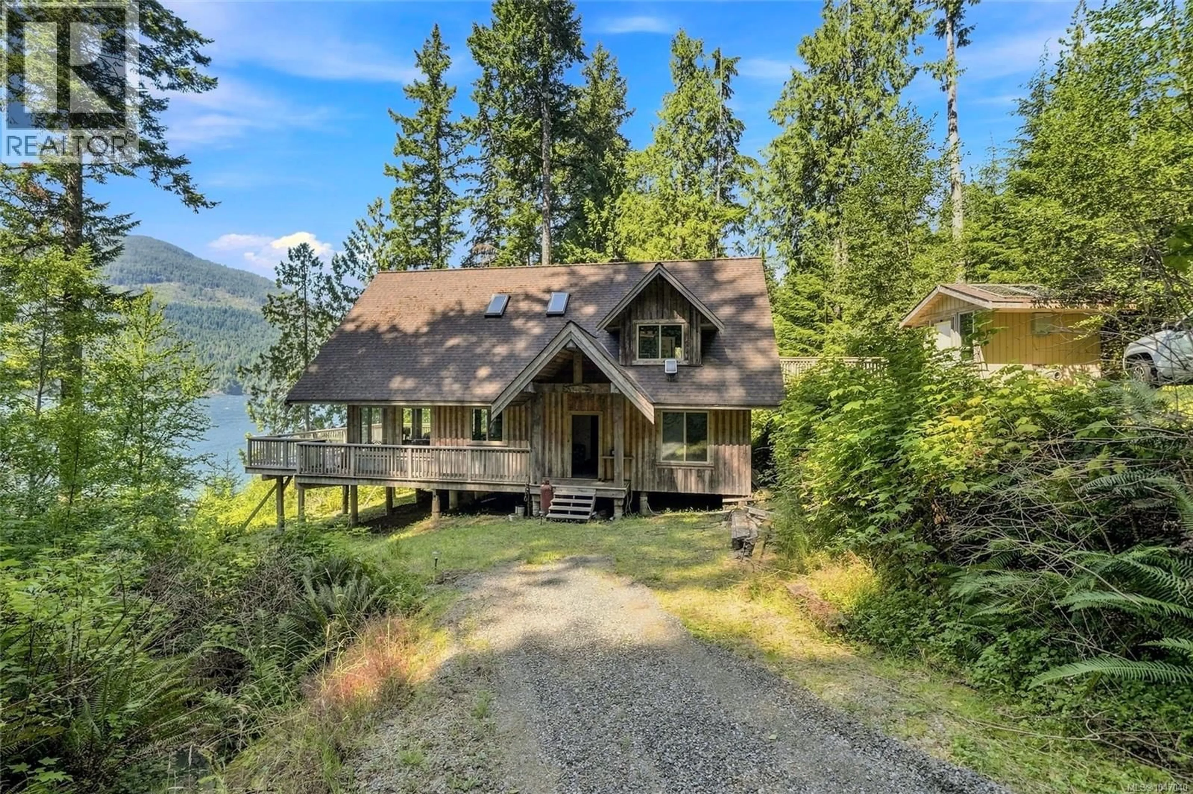 A pic from outside/outdoor area/front of a property/back of a property/a pic from drone, water/lake/river/ocean view for 5 HEADQUARTERS BAY, Port Alberni British Columbia V0R1B0