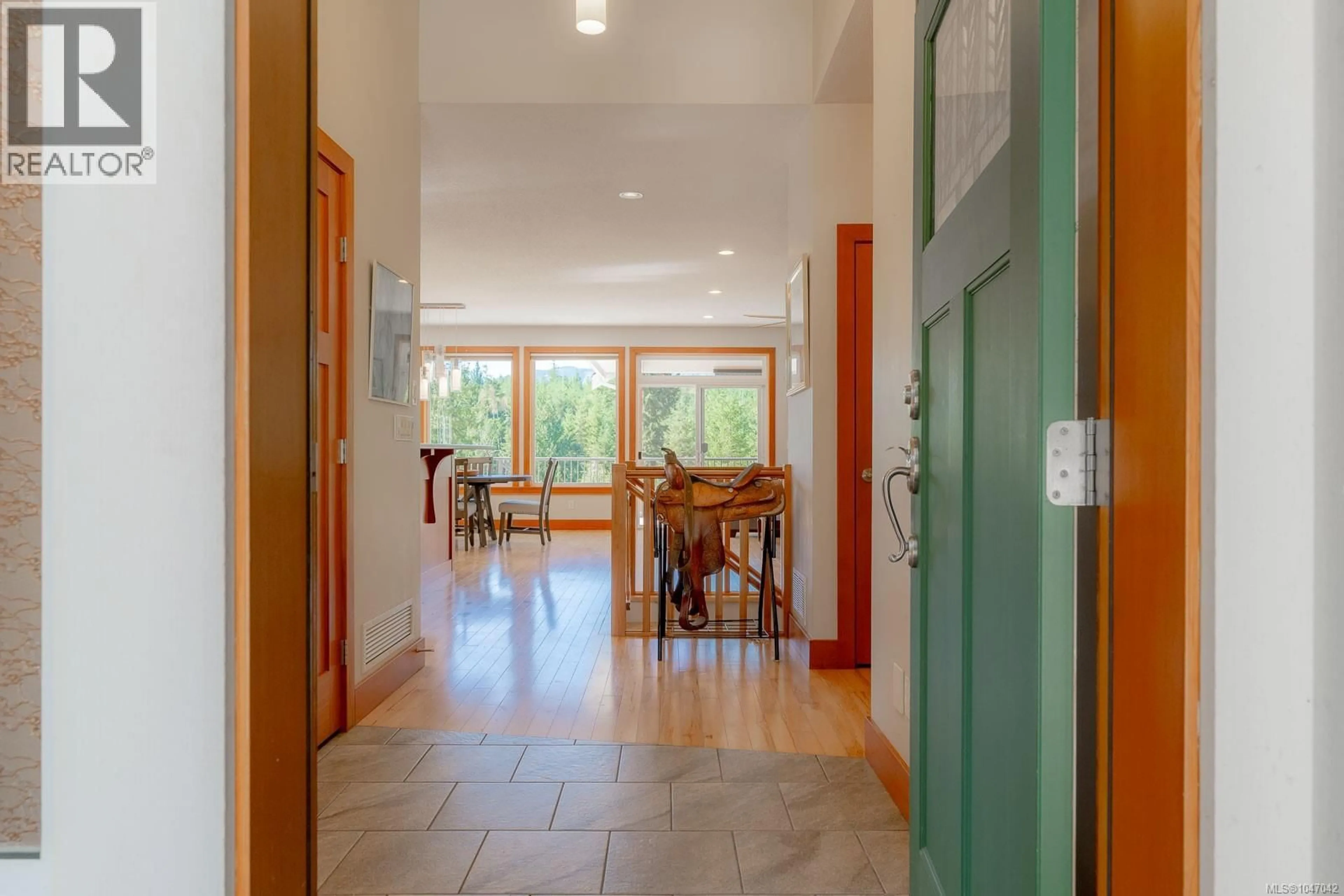 Indoor foyer for 5160 COWICHAN LAKE ROAD, Duncan British Columbia V9L6H6