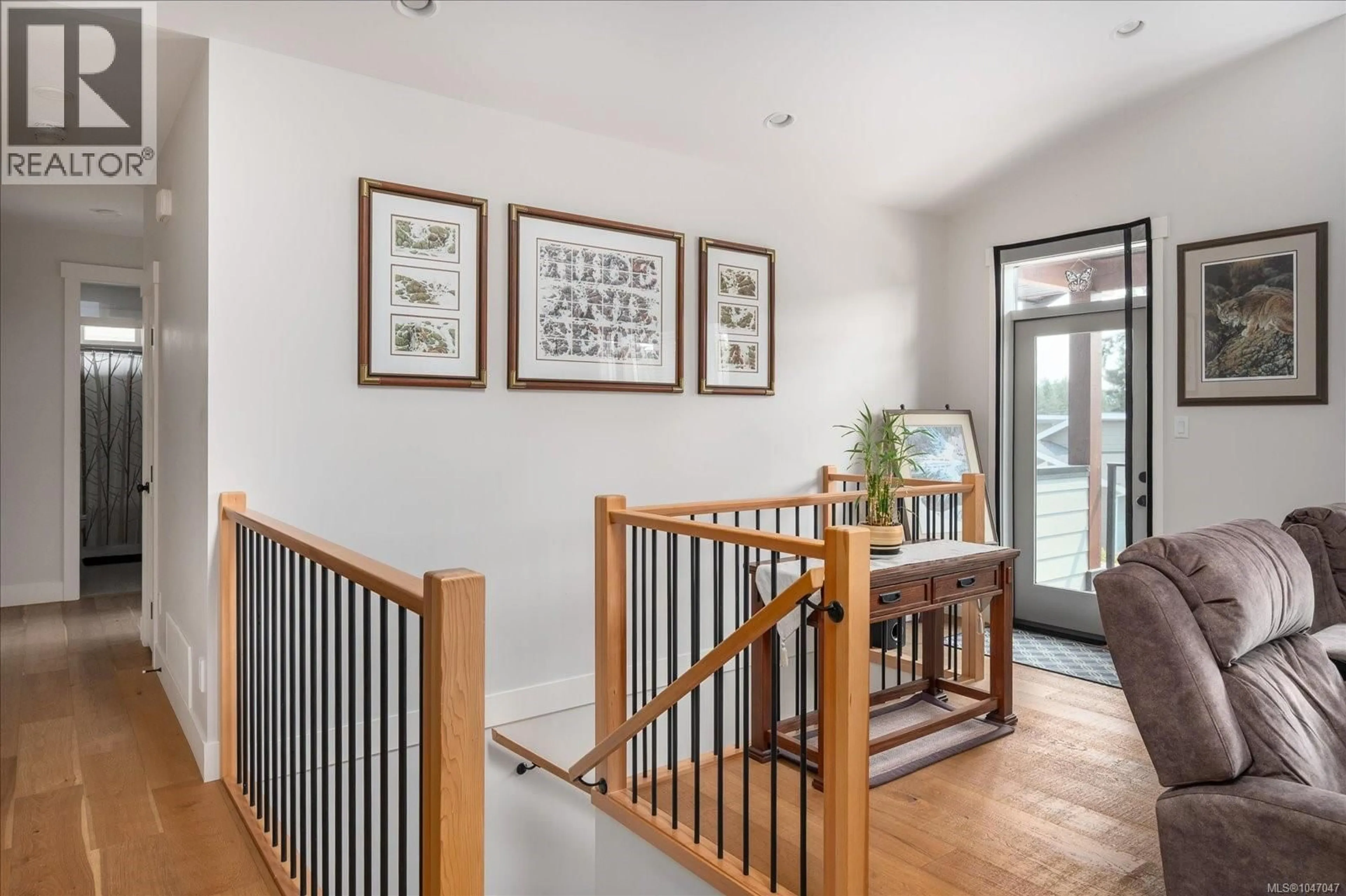 Indoor entryway for 235 GOLDEN OAKS CRESCENT, Nanaimo British Columbia V9T0K8
