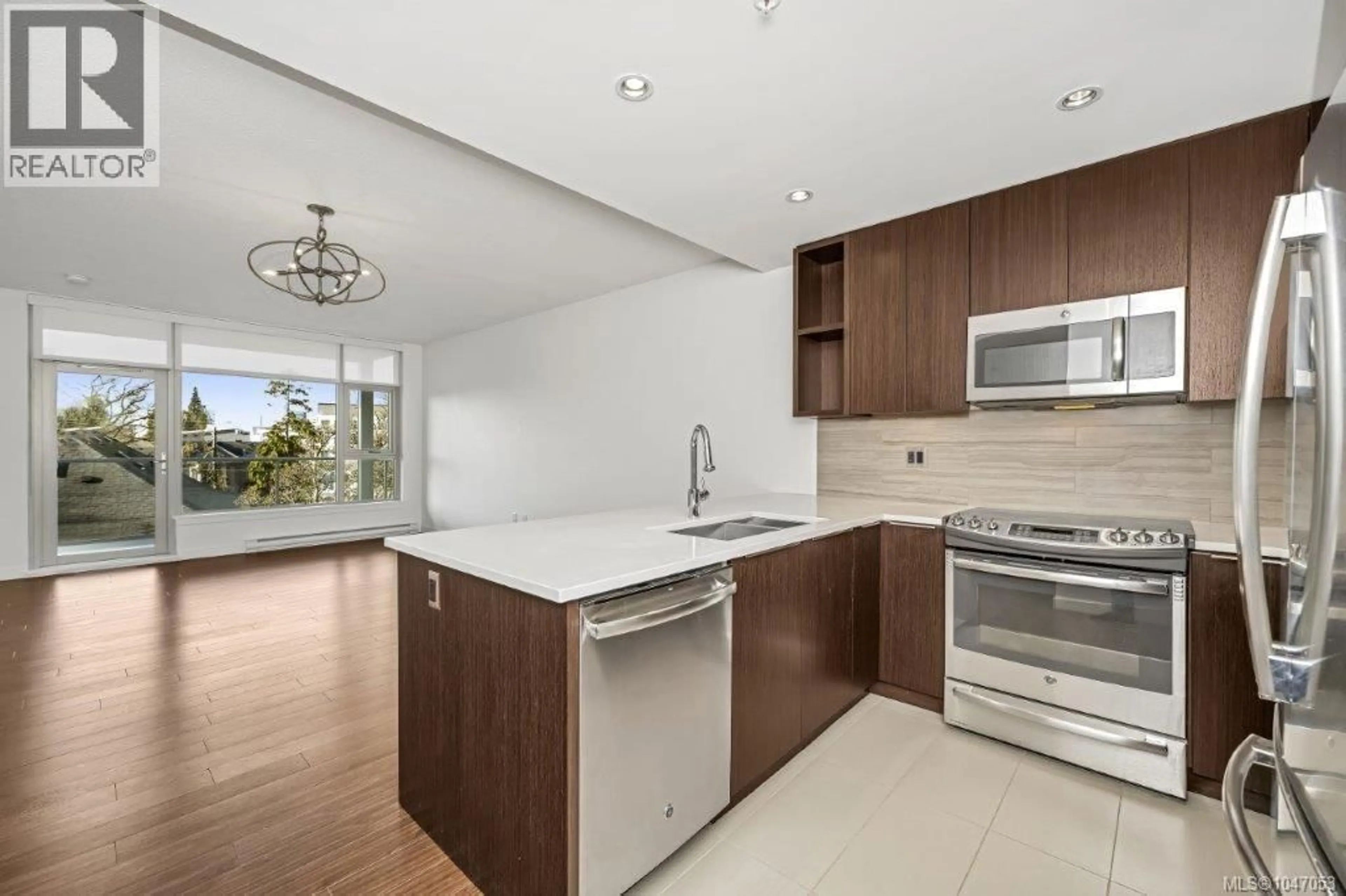 Open concept kitchen, unknown for 303 - 640 MICHIGAN STREET, Victoria British Columbia V8V1S9