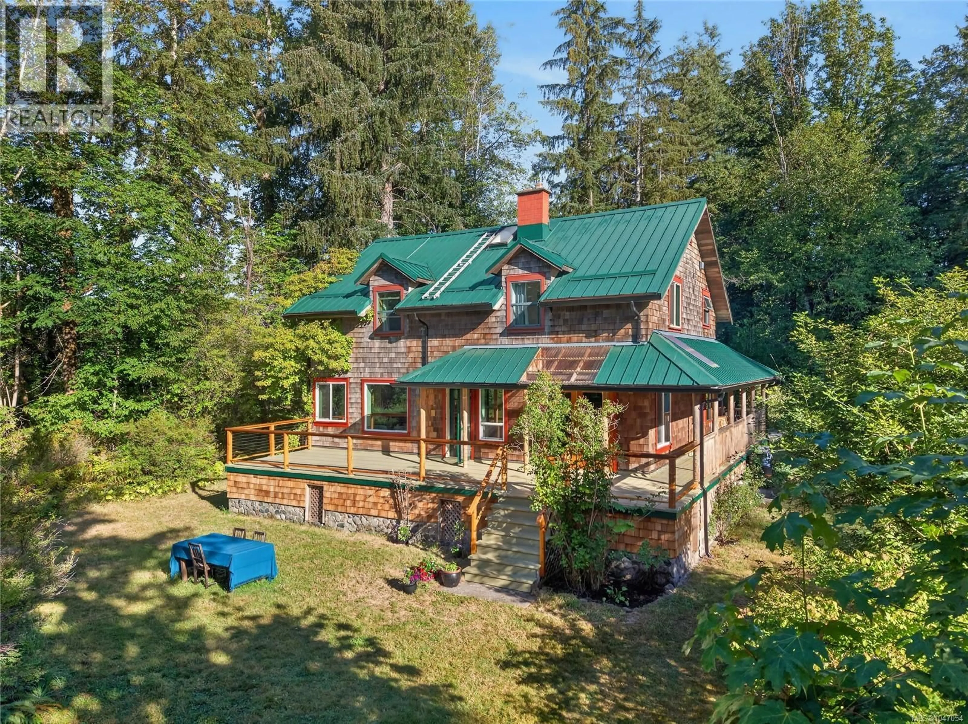 A pic from outside/outdoor area/front of a property/back of a property/a pic from drone, unknown for 6565/6553 FITZGERALD ROAD, Merville British Columbia V9J1N7