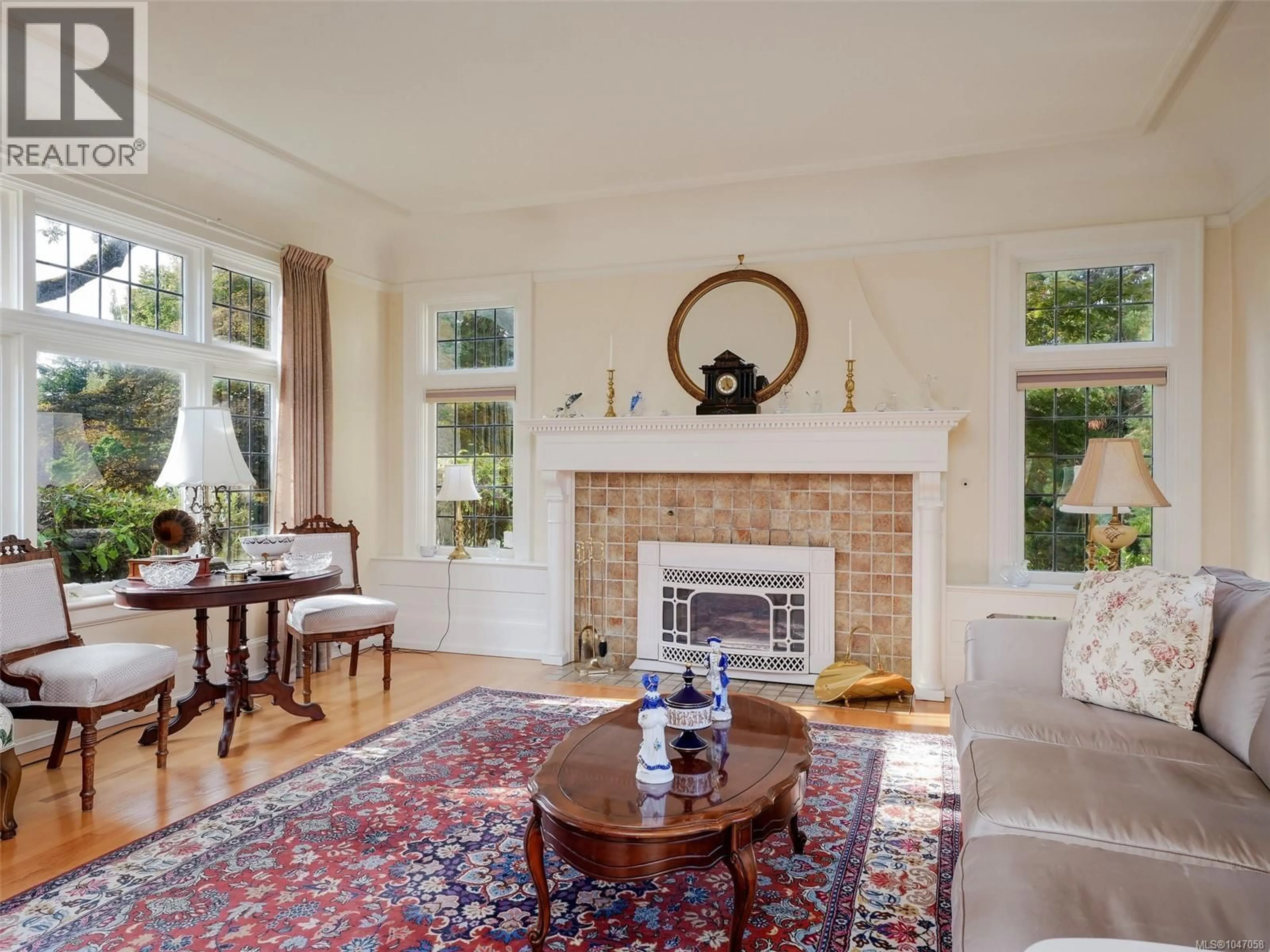 Living room with furniture, unknown for 3000 UPLANDS ROAD, Oak Bay British Columbia V8R6B1