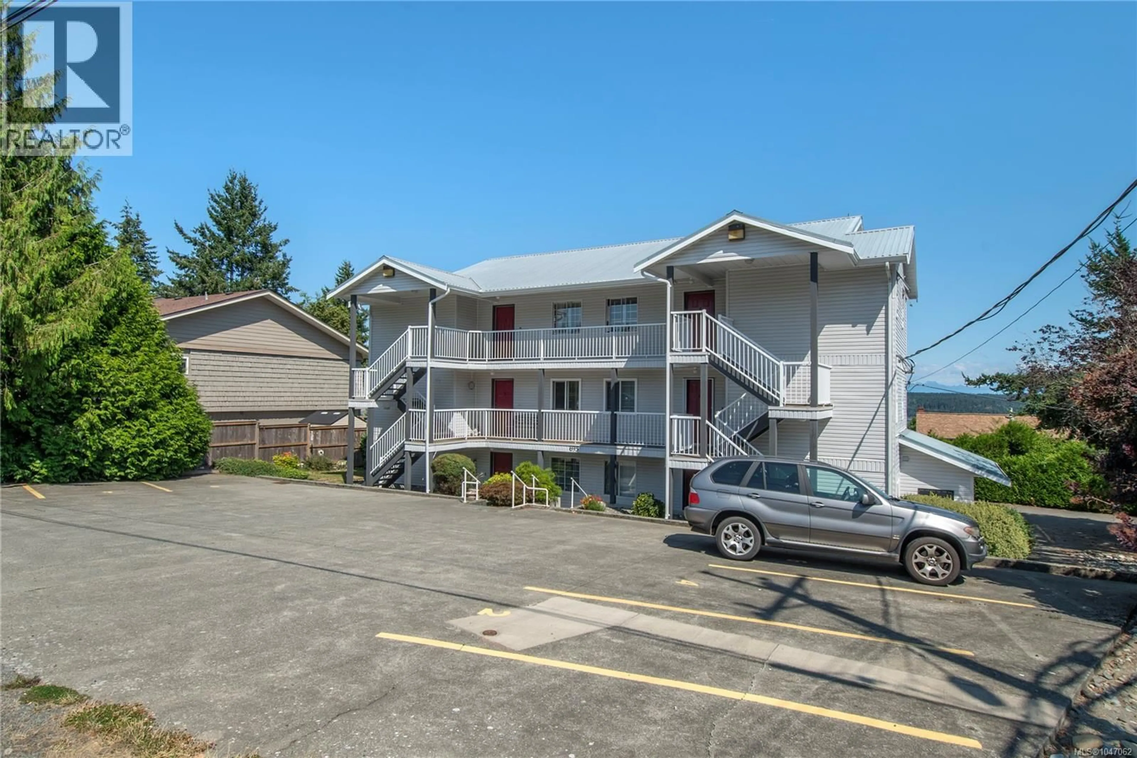 A pic from outside/outdoor area/front of a property/back of a property/a pic from drone, unknown for 6 - 695 UPLAND DRIVE, Campbell River British Columbia V9W2A7