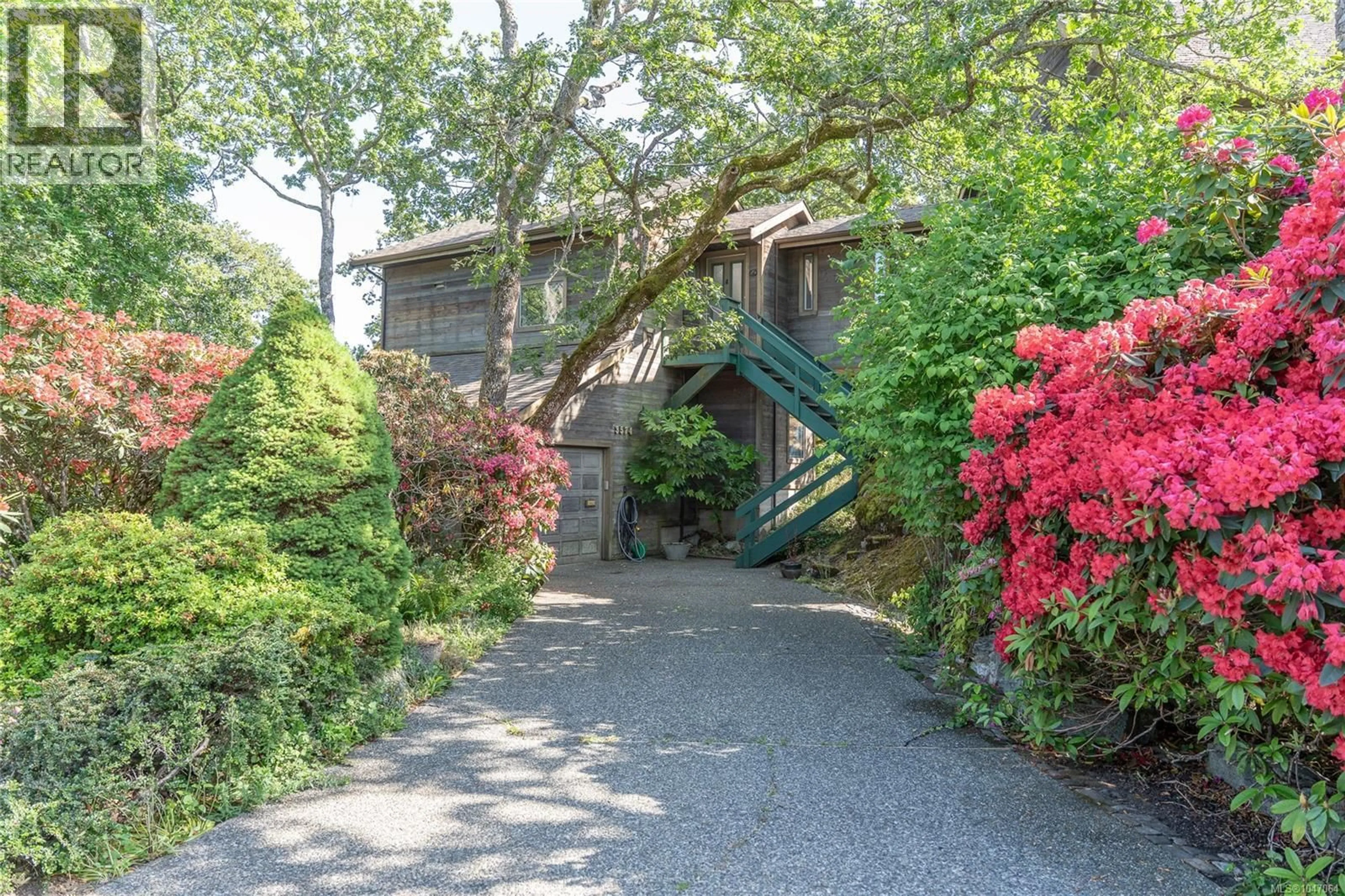 Unknown for 3574 MCINNIS RISE, Saanich British Columbia V8P5M7