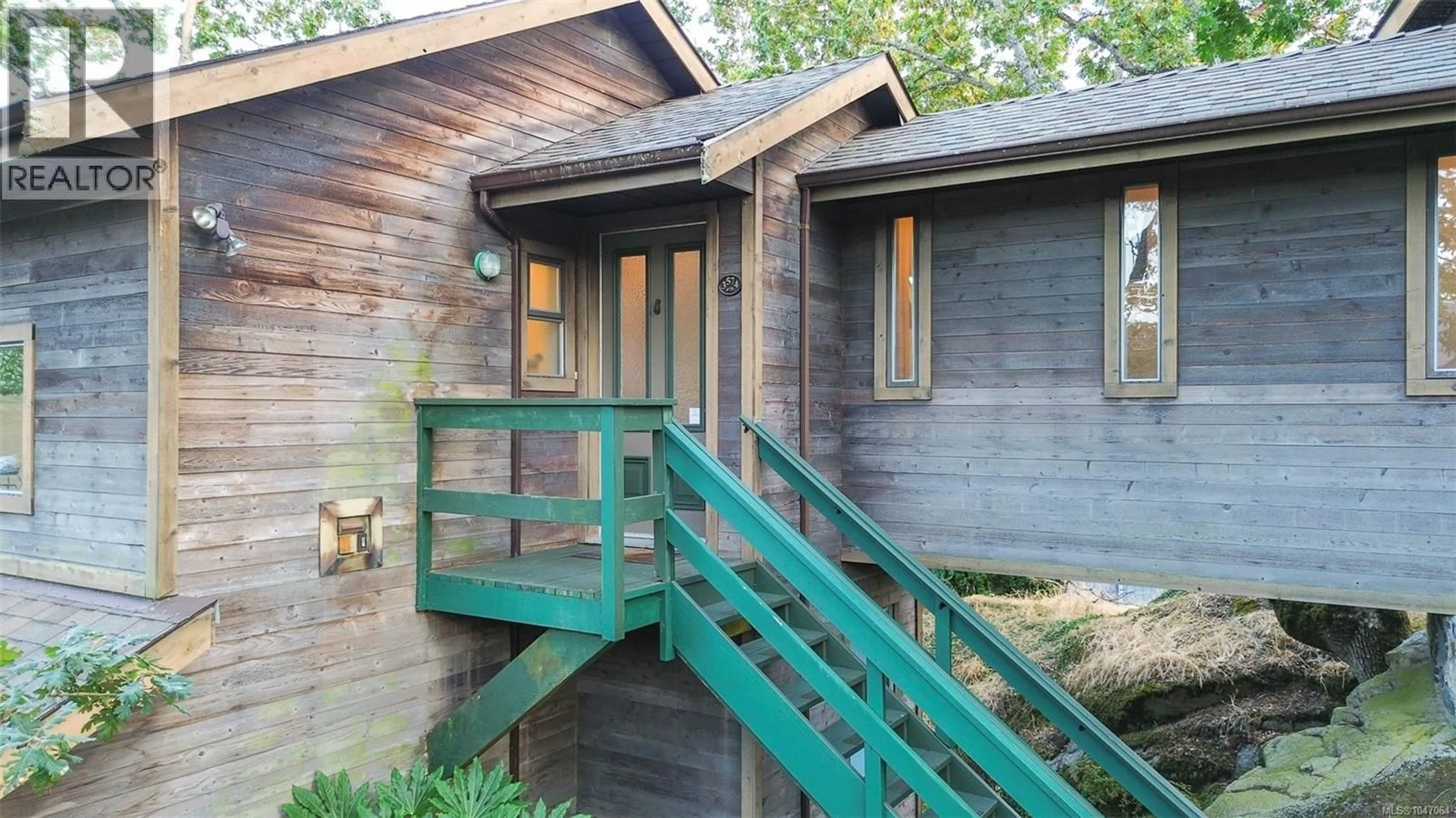 Unknown for 3574 MCINNIS RISE, Saanich British Columbia V8P5M7