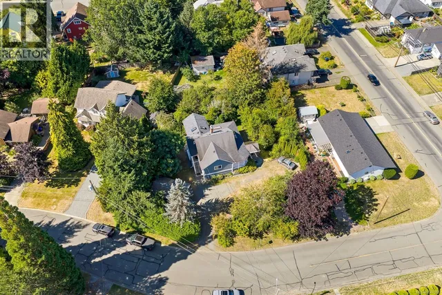 2625 URQUHART AVENUE, Courtenay 2