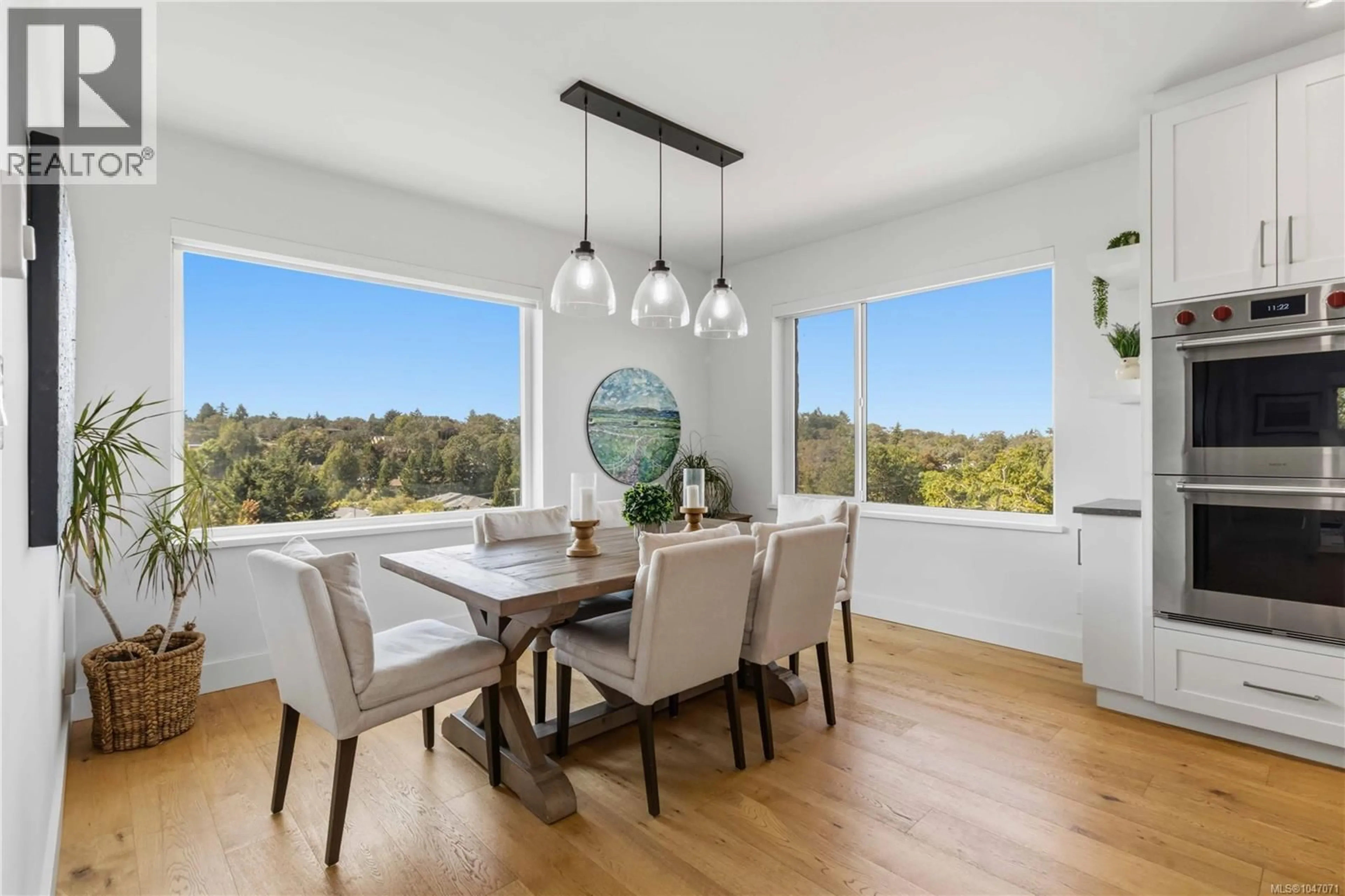 Dining room, wood/laminate floor for B - 3960 CEDAR HILL ROAD, Saanich British Columbia V8N3B8