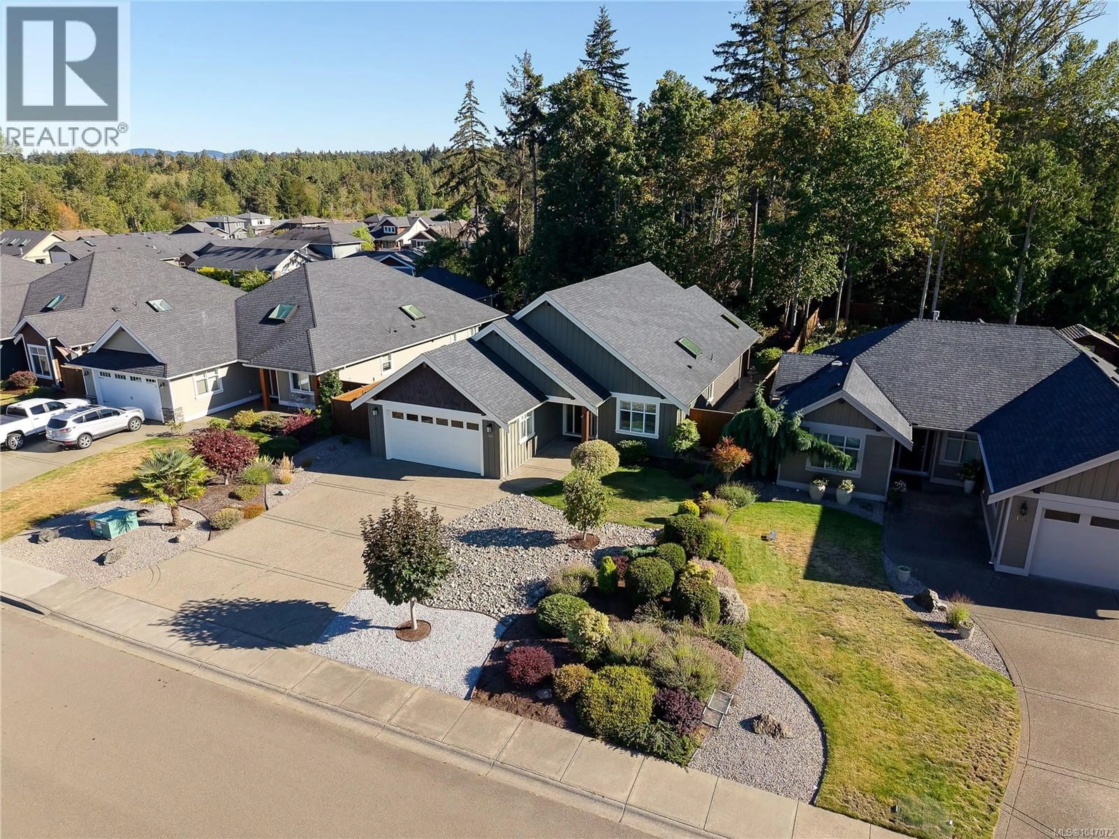 A pic from outside/outdoor area/front of a property/back of a property/a pic from drone, street for 158 SKYLARK AVENUE, Parksville British Columbia V9P1M3