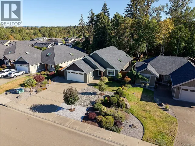 158 SKYLARK AVENUE, Parksville 3