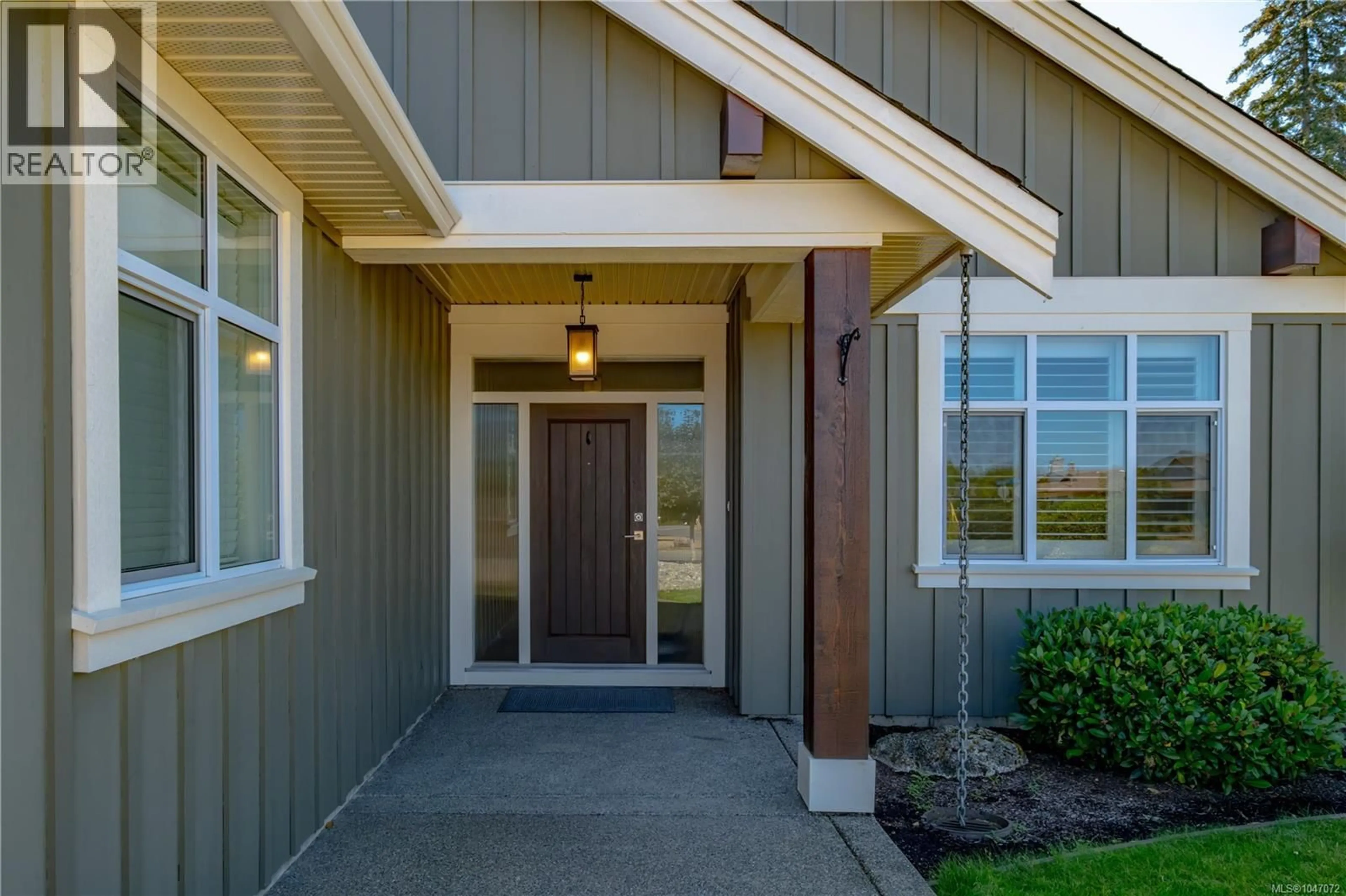 Indoor entryway for 158 SKYLARK AVENUE, Parksville British Columbia V9P1M3