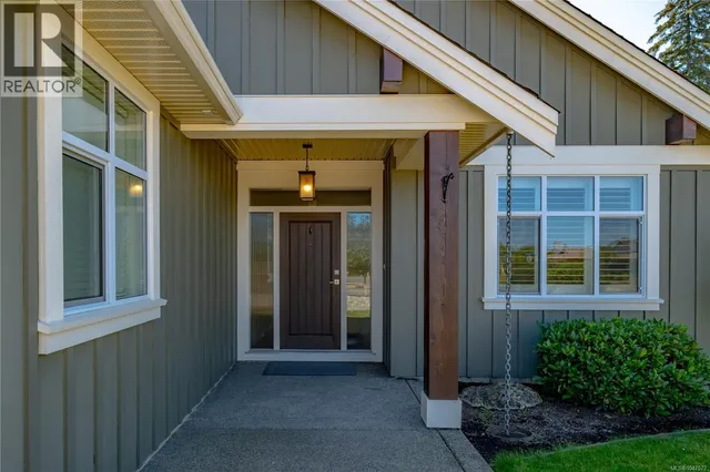 158 SKYLARK AVENUE, Parksville 4