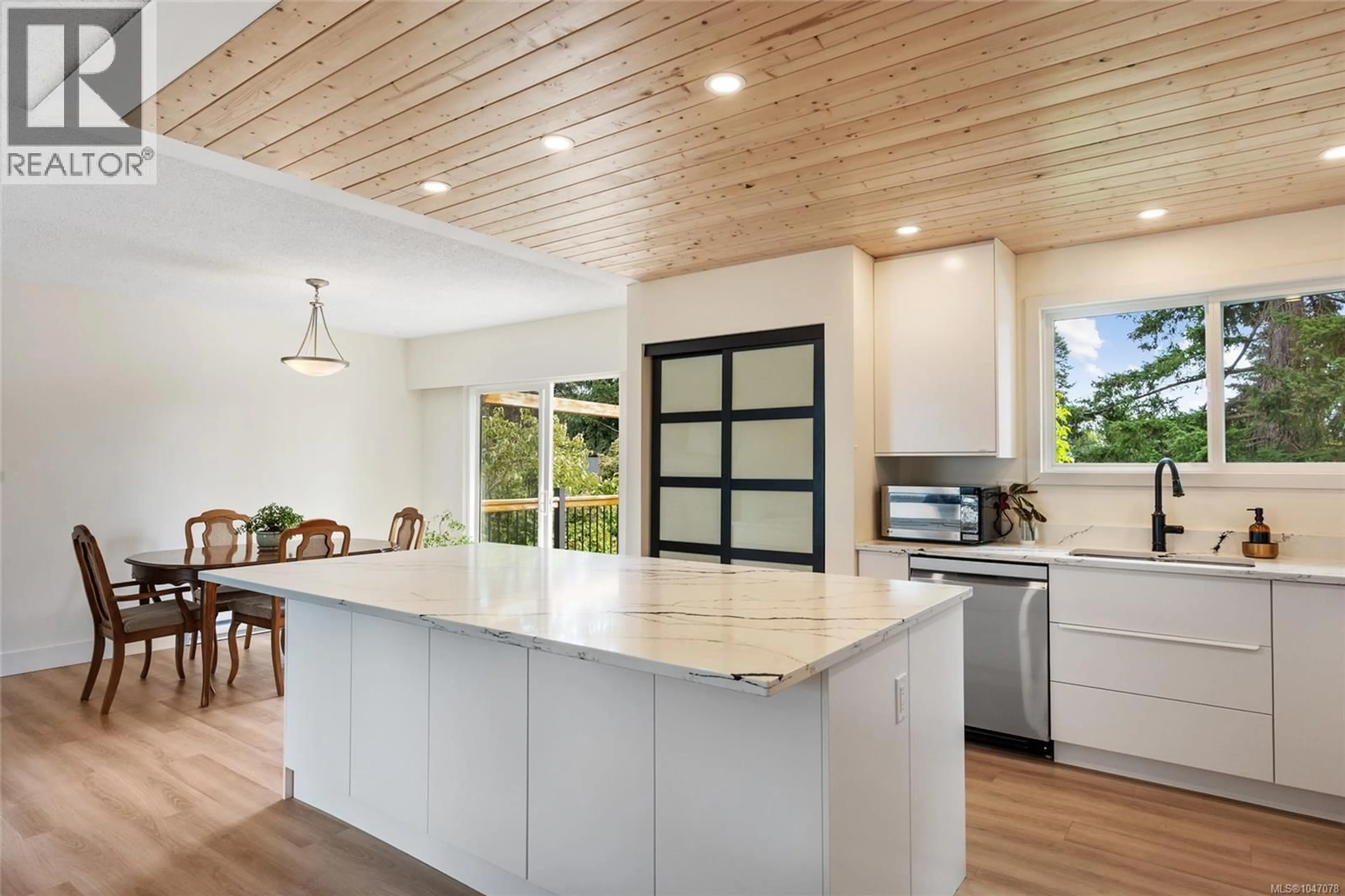 Open concept kitchen, unknown for 1925 COUGAR CRESCENT, Comox British Columbia V9M2K4