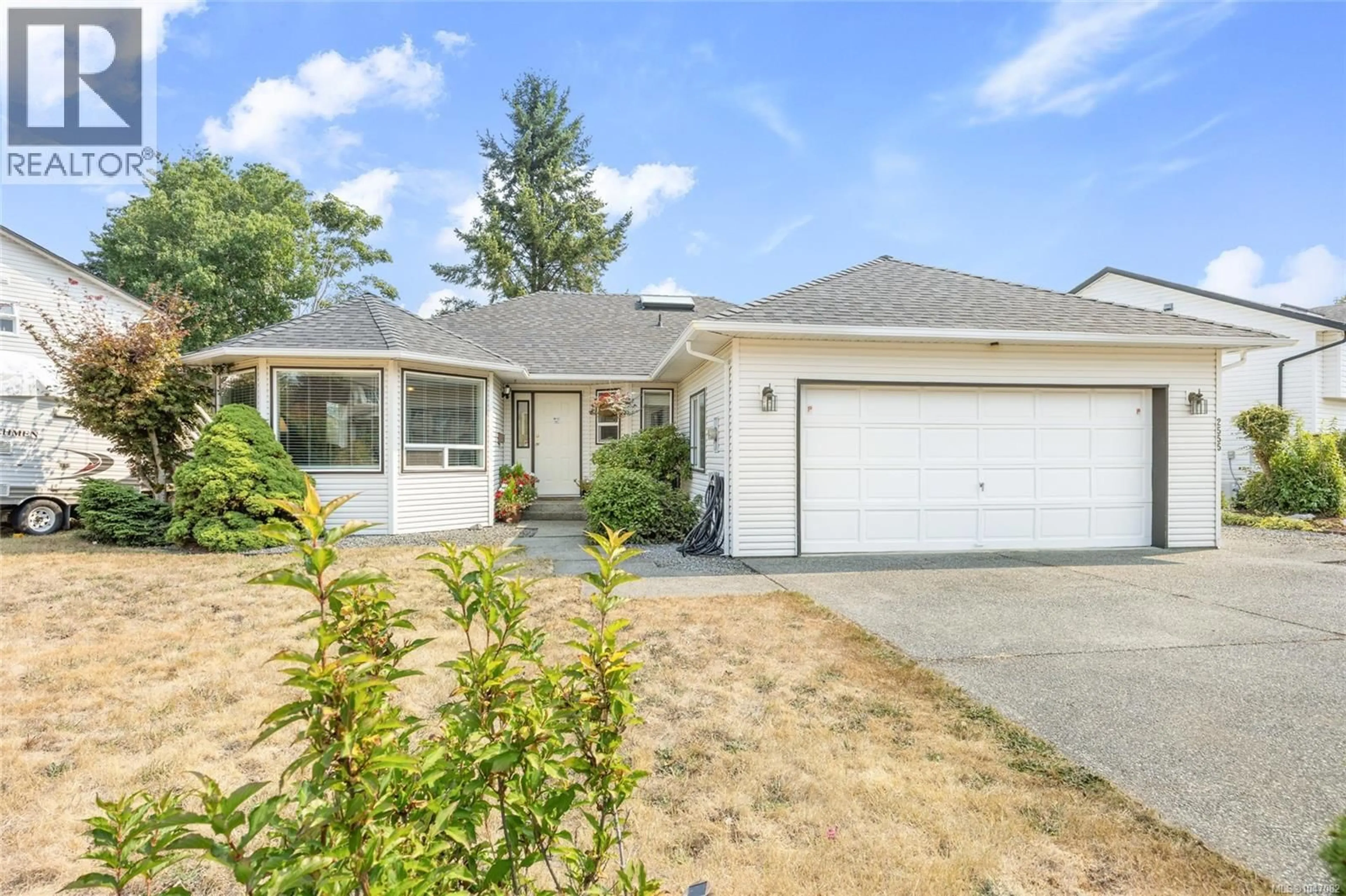 Home with vinyl exterior material, street for 2555 NADELY CRESCENT, Nanaimo British Columbia V9T6A3