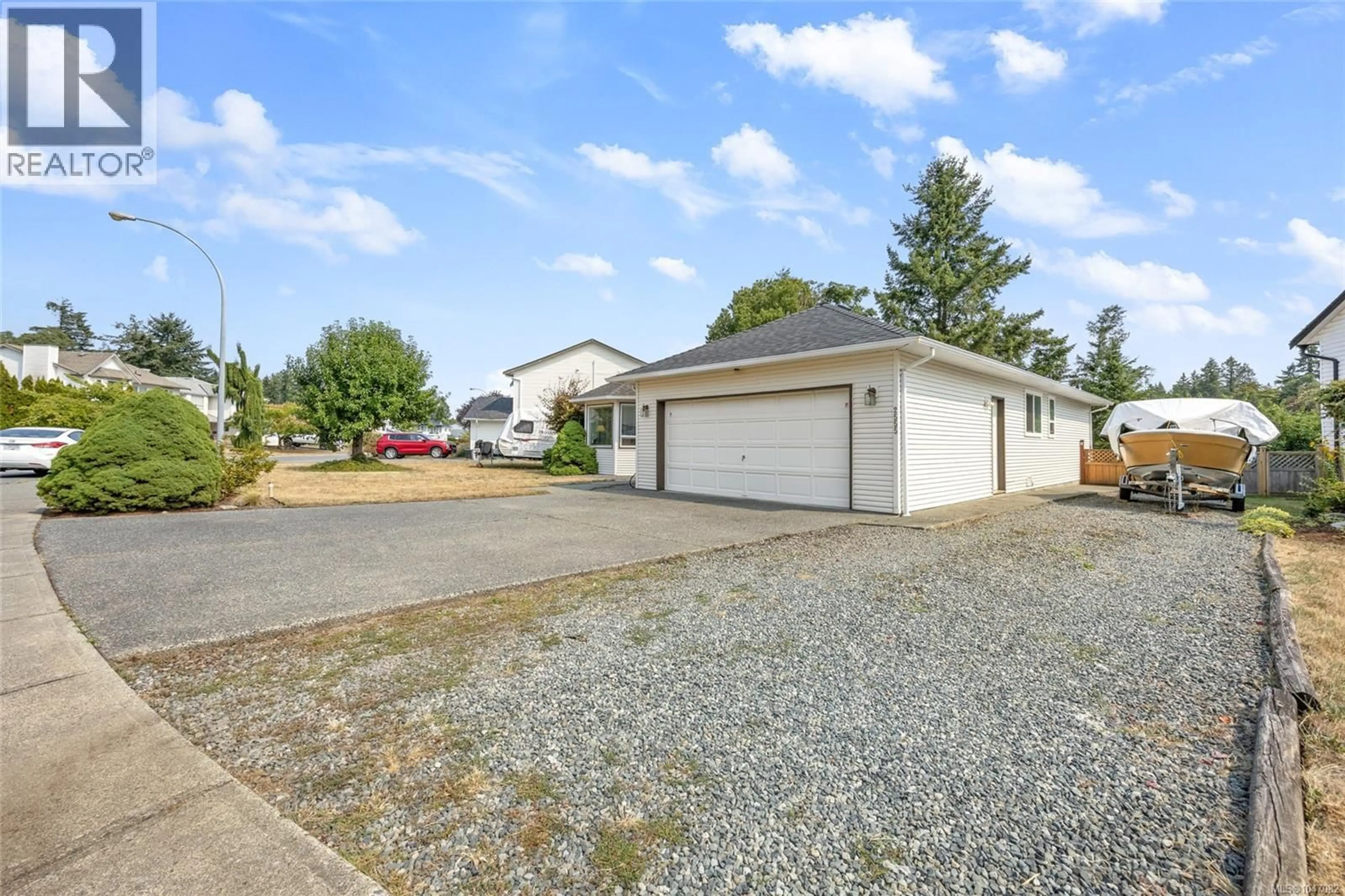 A pic from outside/outdoor area/front of a property/back of a property/a pic from drone, street for 2555 NADELY CRESCENT, Nanaimo British Columbia V9T6A3