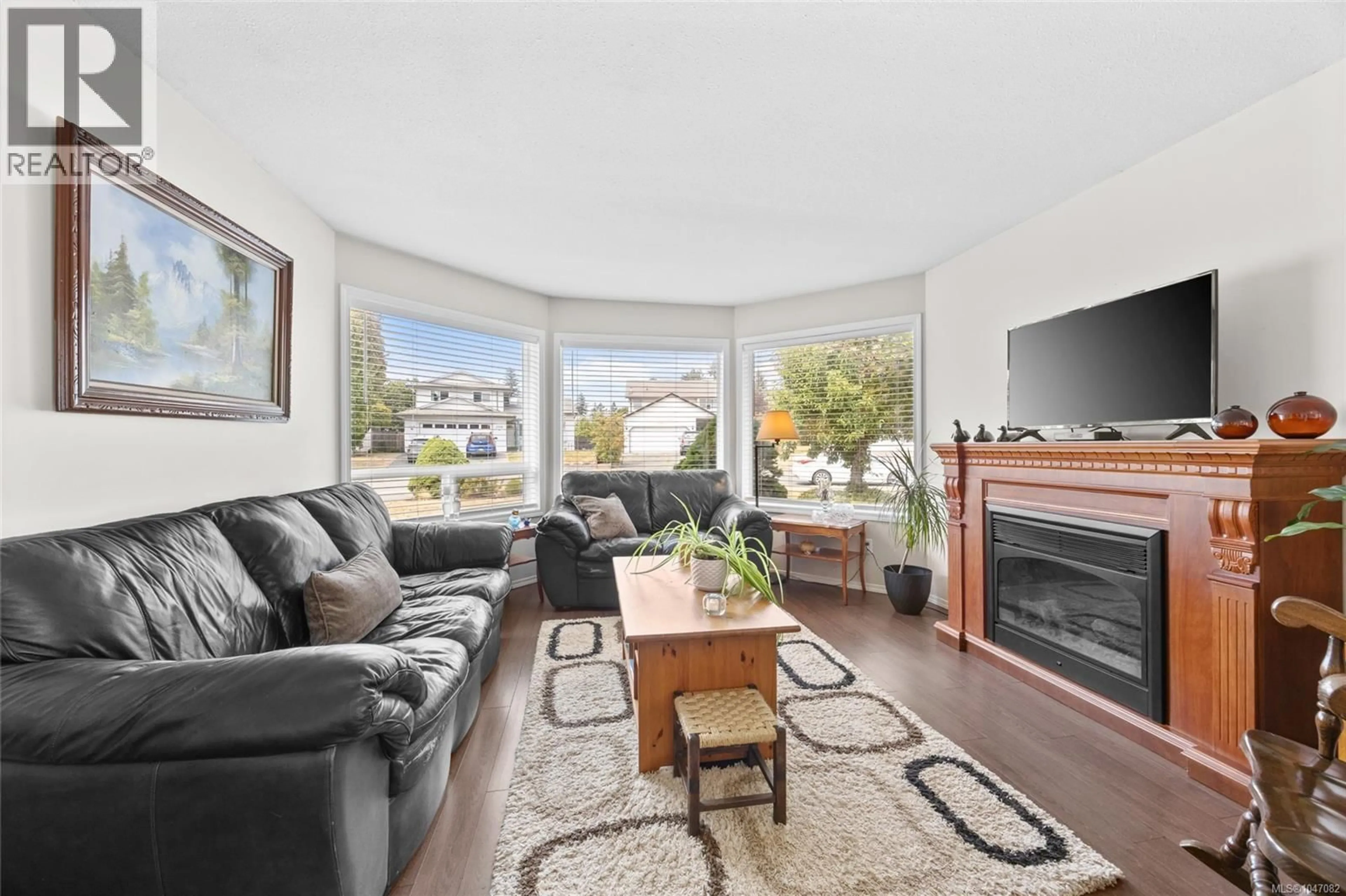 Living room with furniture, unknown for 2555 NADELY CRESCENT, Nanaimo British Columbia V9T6A3