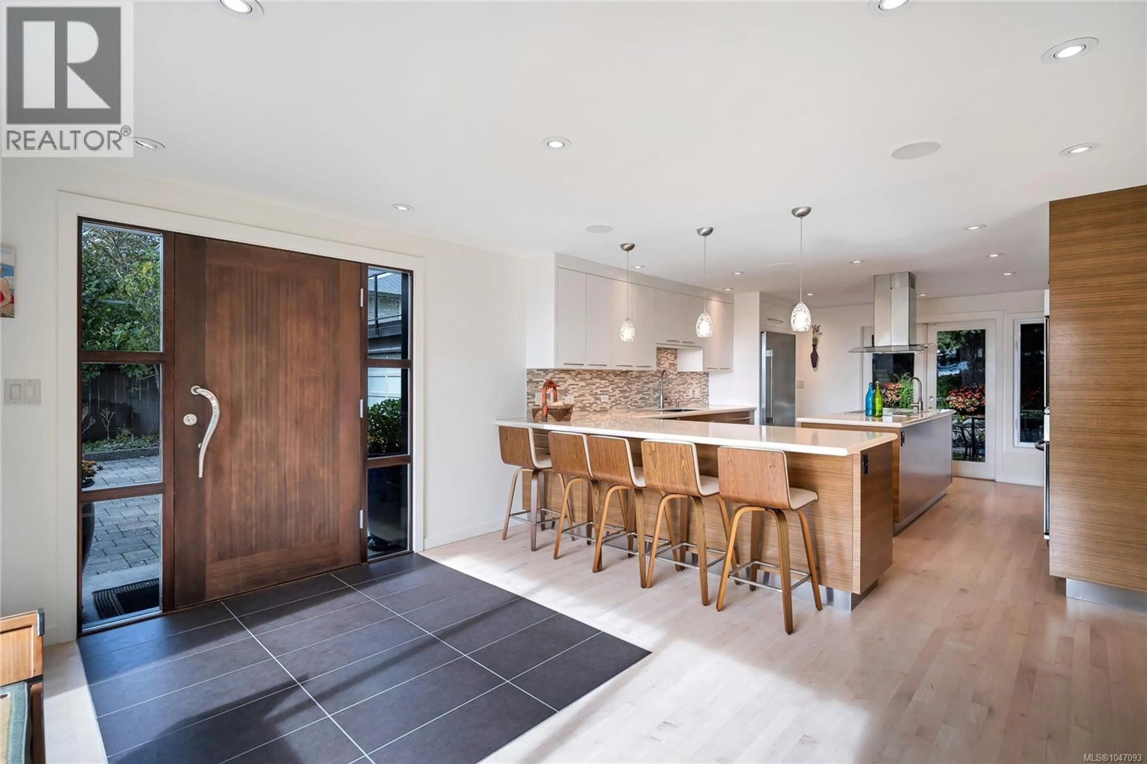 Contemporary kitchen, ceramic/tile floor for 931 LAKEVIEW AVENUE, Saanich British Columbia V8X3H7