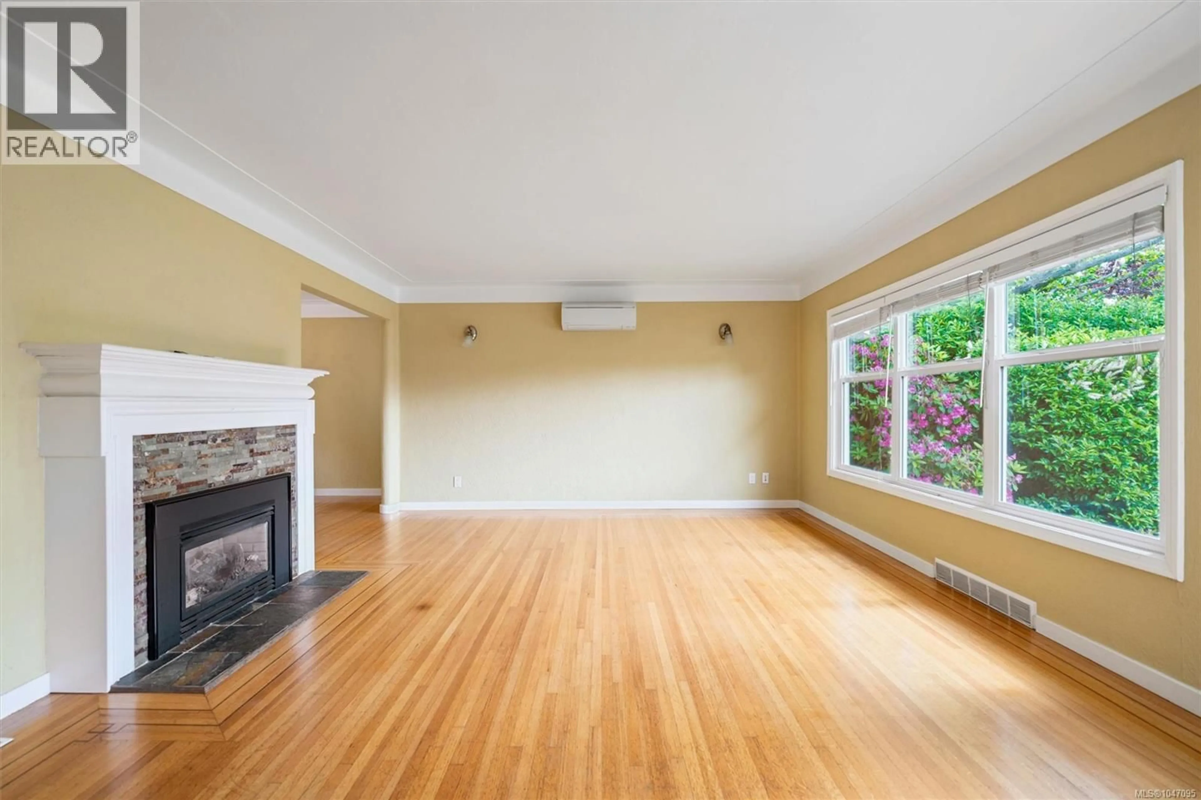 A pic of a room for 2758 DUNLEVY STREET, Oak Bay British Columbia V8R5Z5