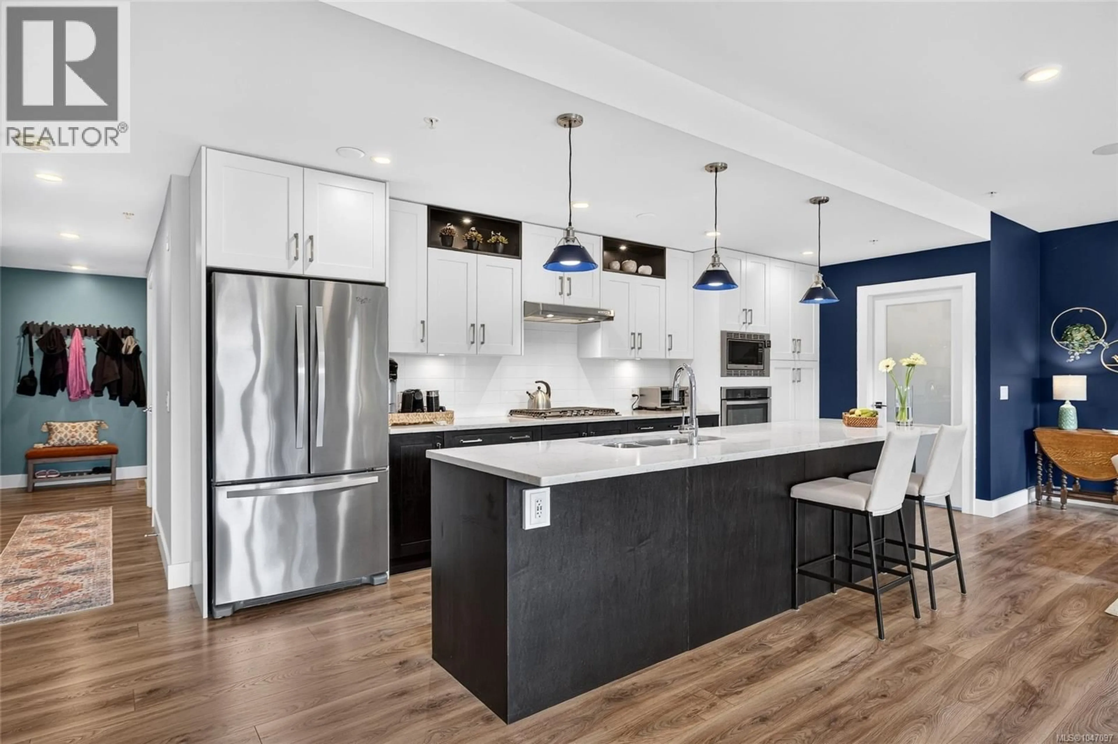 Contemporary kitchen, unknown for 101 - 747 TRAVINO LANE, Saanich British Columbia V8Z0C6