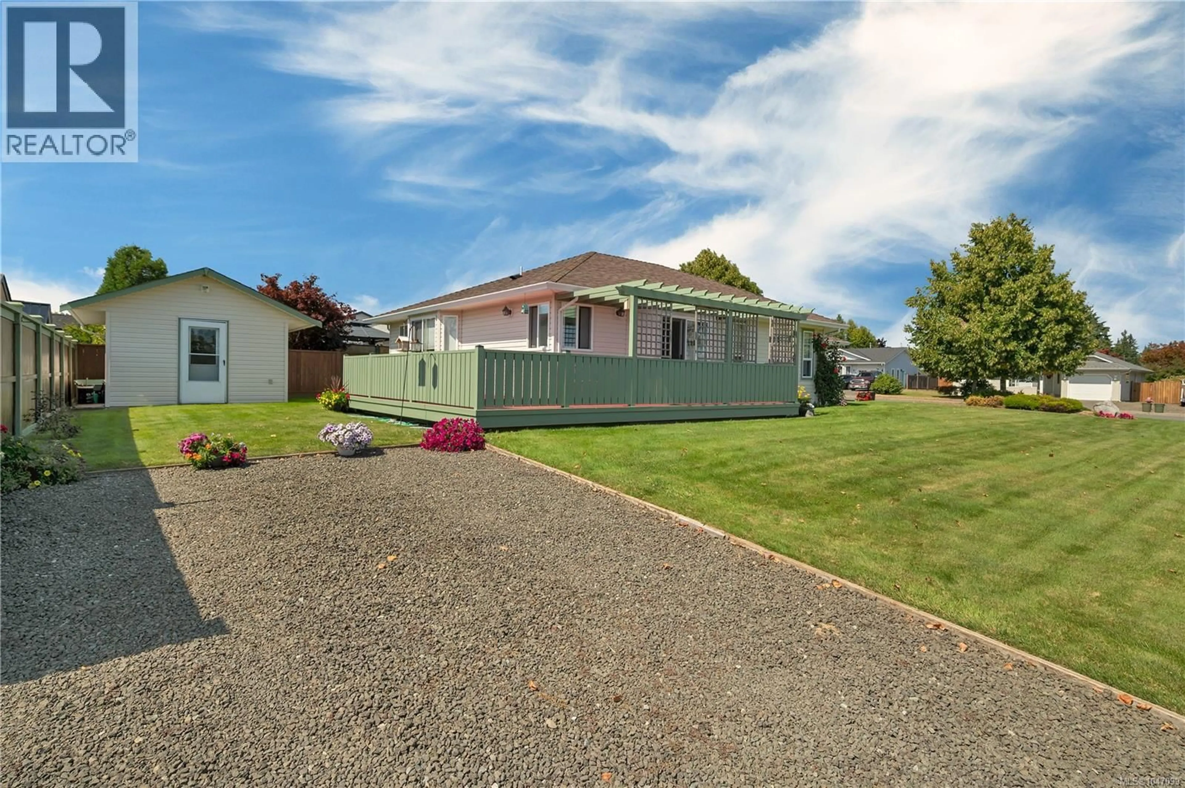 A pic from outside/outdoor area/front of a property/back of a property/a pic from drone, street for 115 COLORADO DRIVE, Campbell River British Columbia V9H1N2