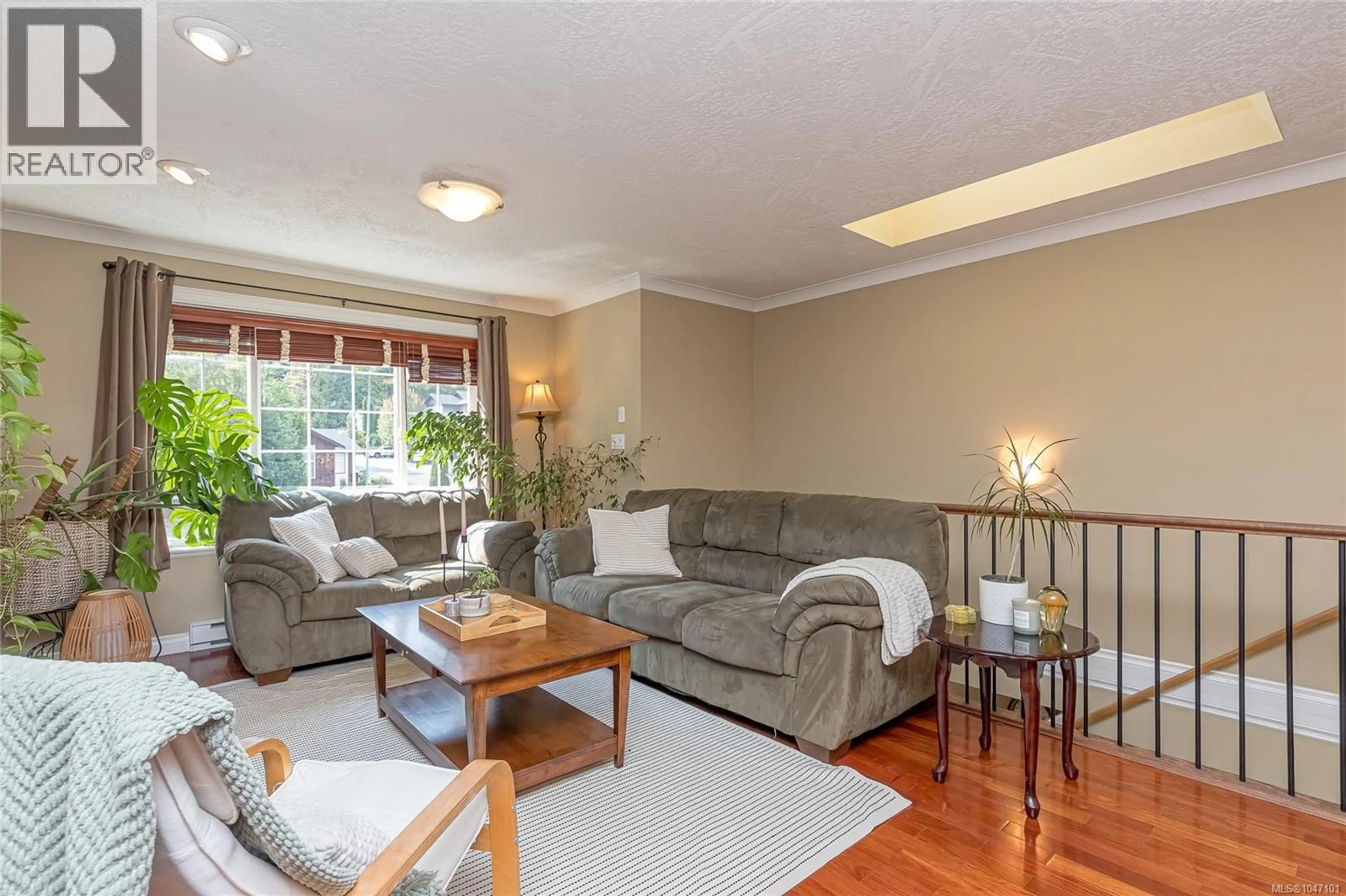Living room with furniture, unknown for 5961 CORNERSTONE PLACE, Duncan British Columbia V9L0A1
