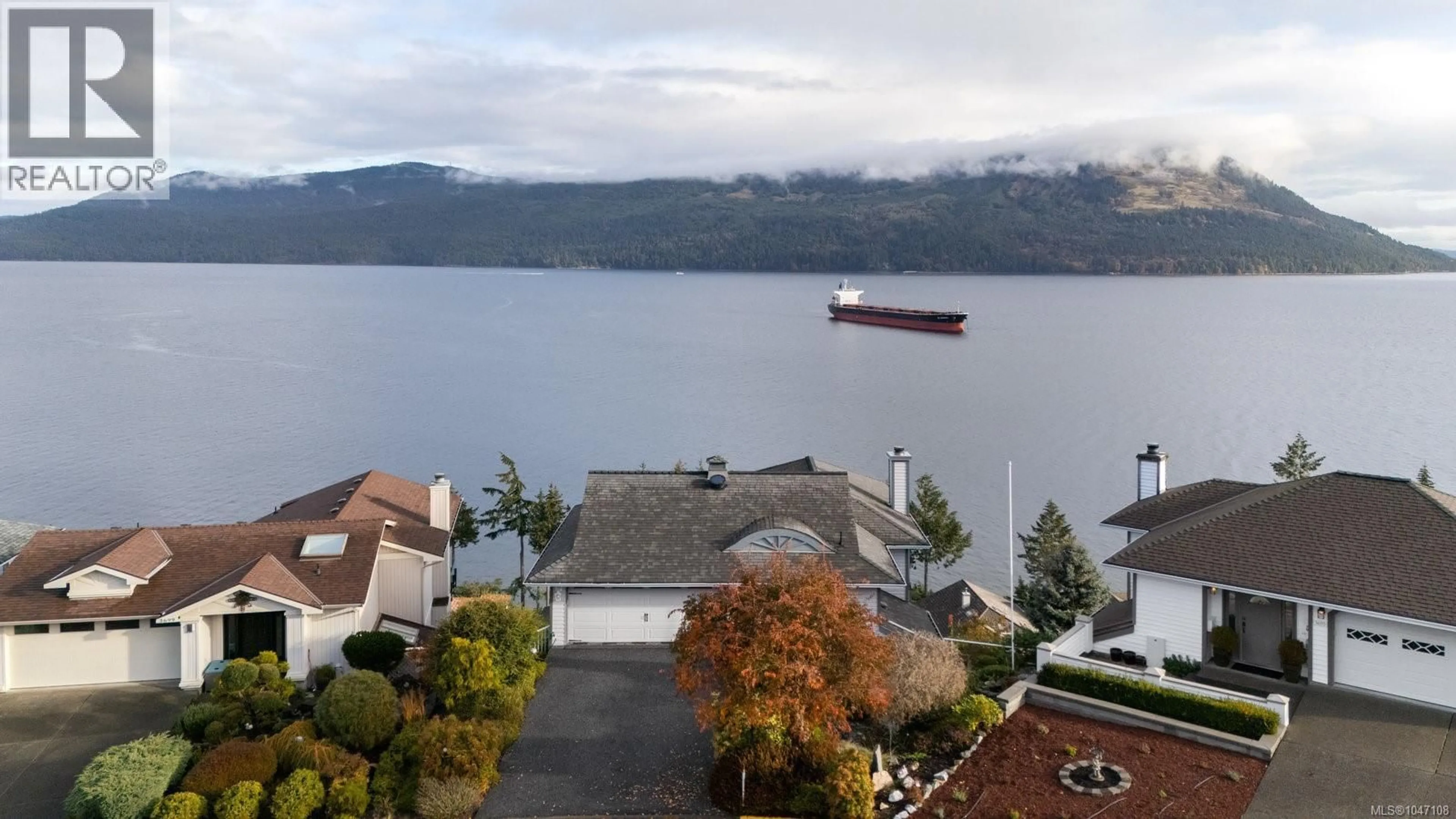 A pic from outside/outdoor area/front of a property/back of a property/a pic from drone, water/lake/river/ocean view for 3697 MARINE VISTA, Cobble Hill British Columbia V0R1L1