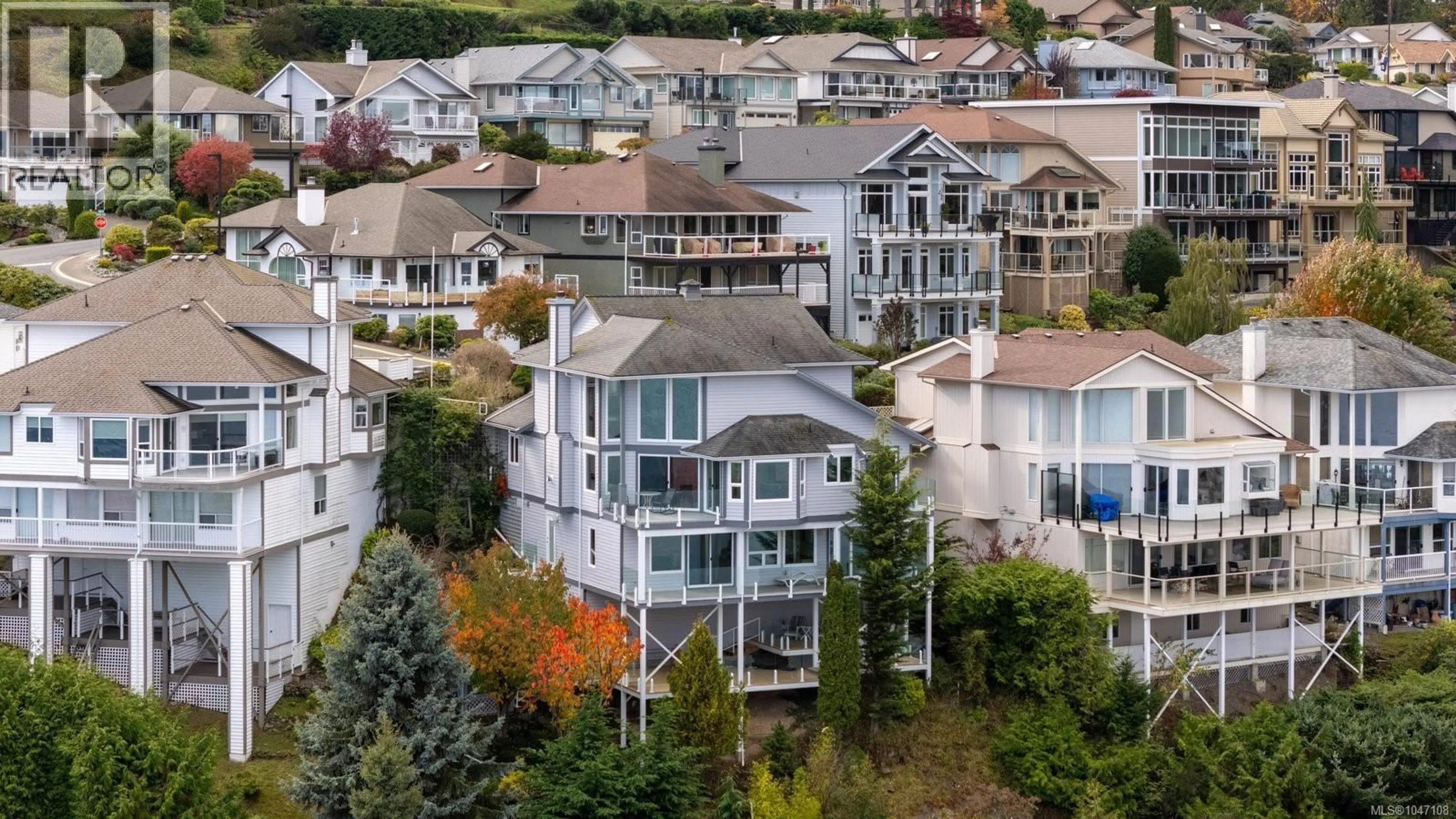 A pic from outside/outdoor area/front of a property/back of a property/a pic from drone, city buildings view from balcony for 3697 MARINE VISTA, Cobble Hill British Columbia V0R1L1