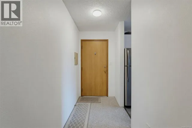 421 - 3255 GLASGOW AVENUE, Saanich 3