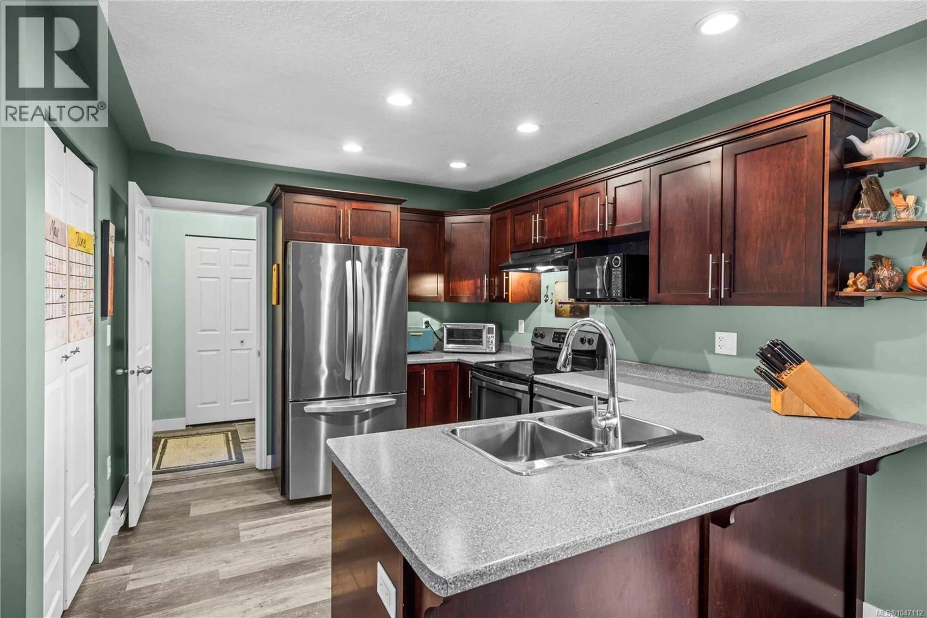 Open concept kitchen, ceramic/tile floor for 9625 ASKEW CREEK DRIVE, Chemainus British Columbia V0R1K3